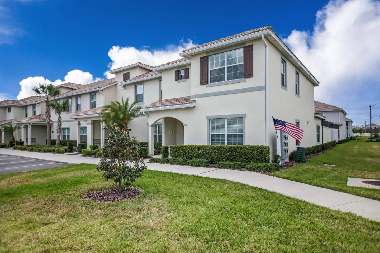 G - New 5 Bedroom Home - 5 Miles to Disney - Free Water Park - Private Pool view 4