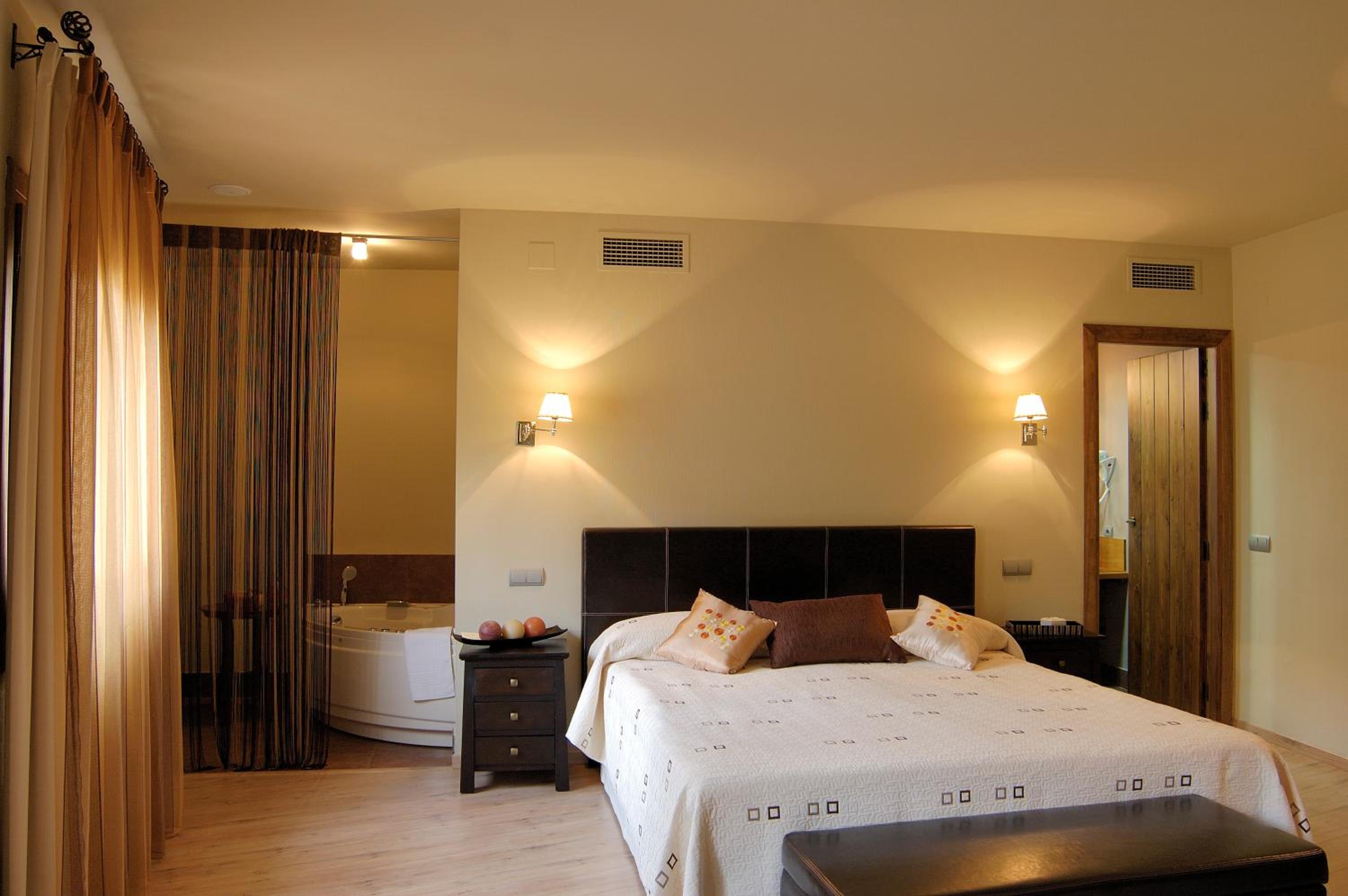 Hotel Casa Rural La Botica - Image 1