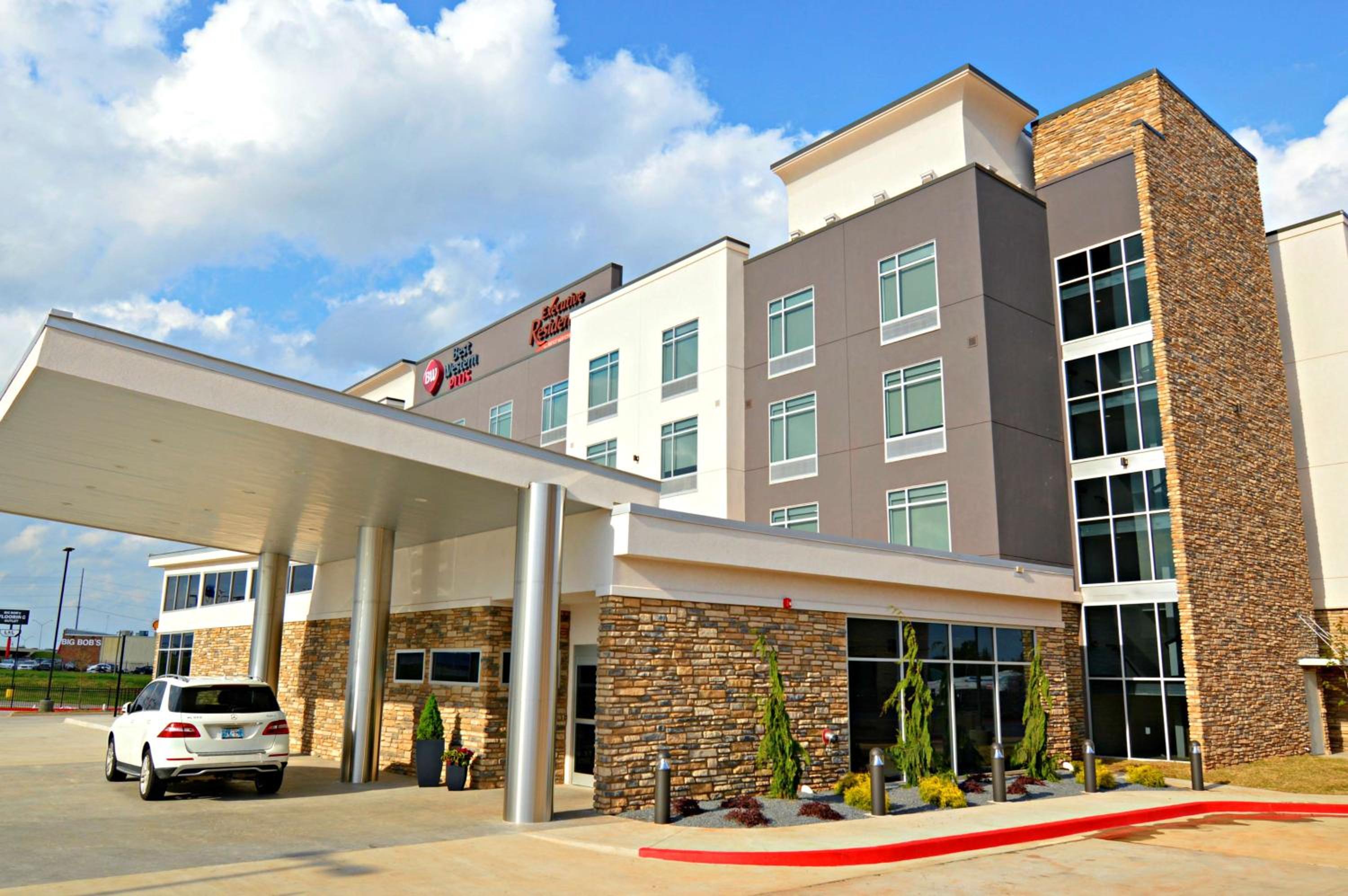 Hotel Best Western Plus Executive Residency Oklahoma City I-35 - Image 1