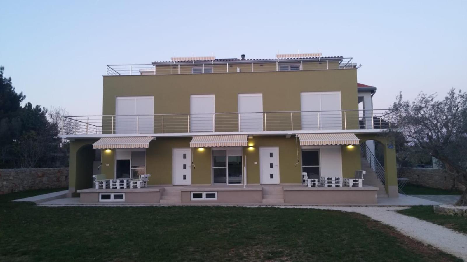 Photo 9