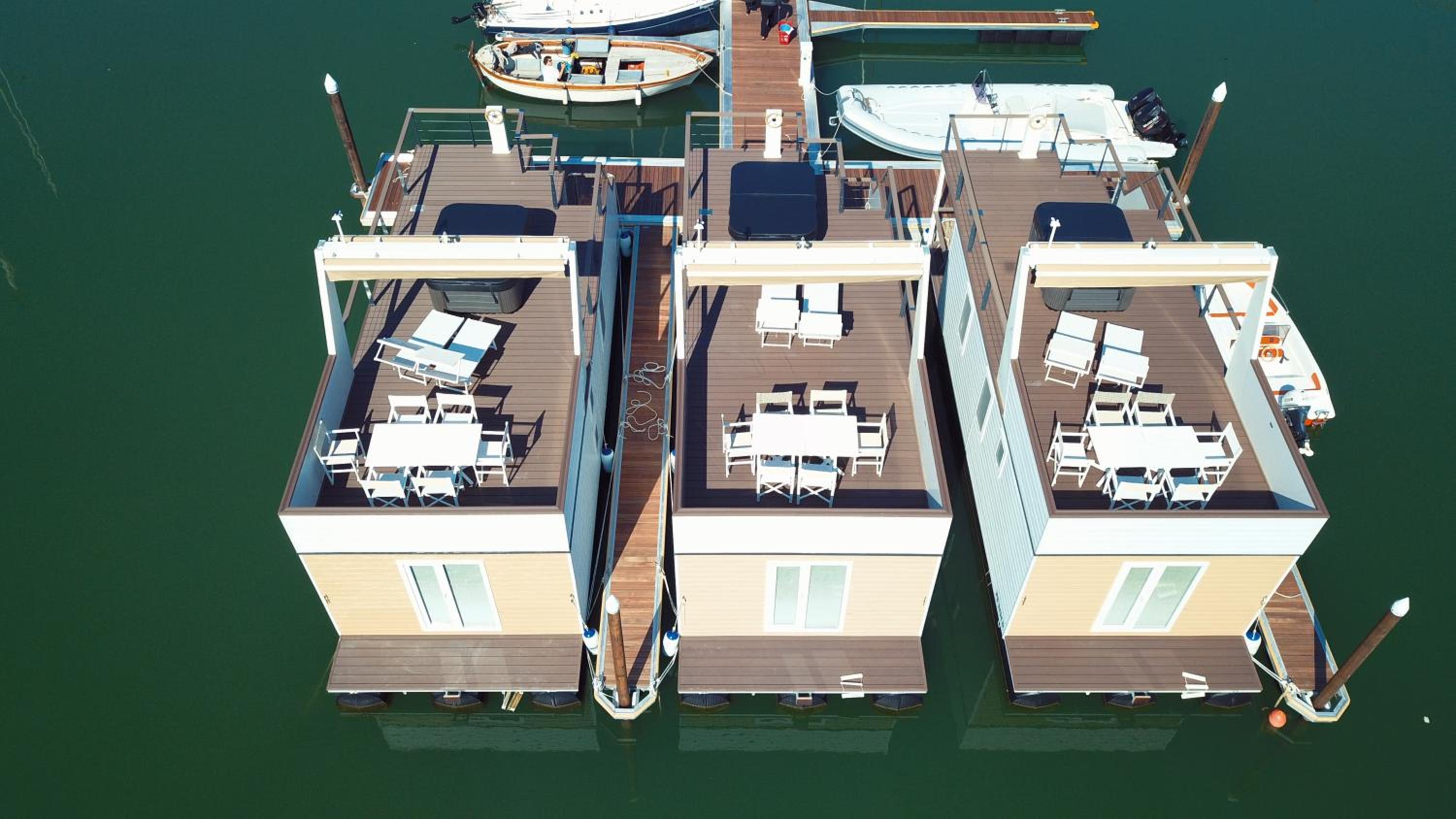 Portoverde Luxury Houseboat view 4