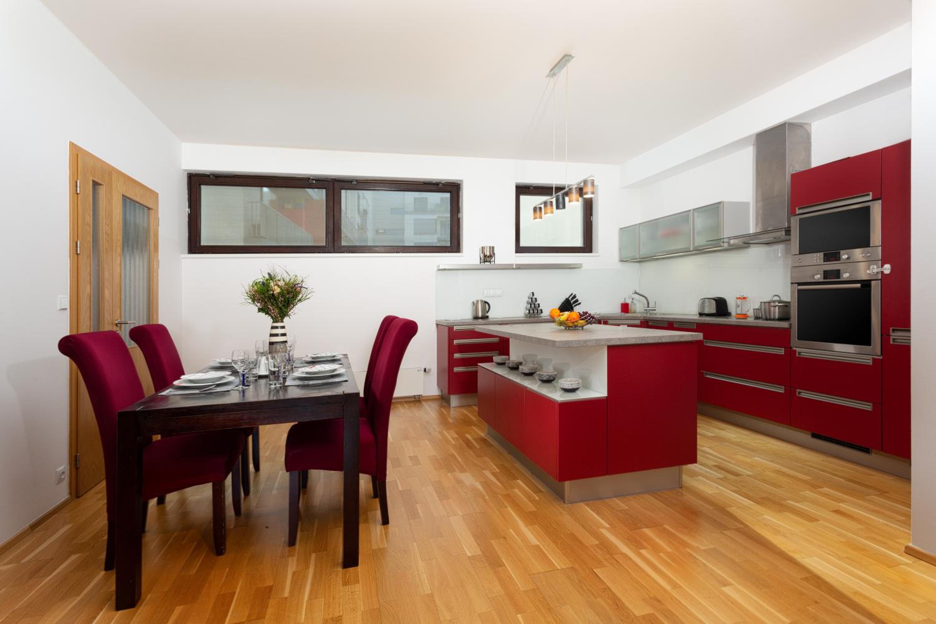 Prague Days - Two-bedroom Family Apartment with Terrace and Garage in Vinohrady