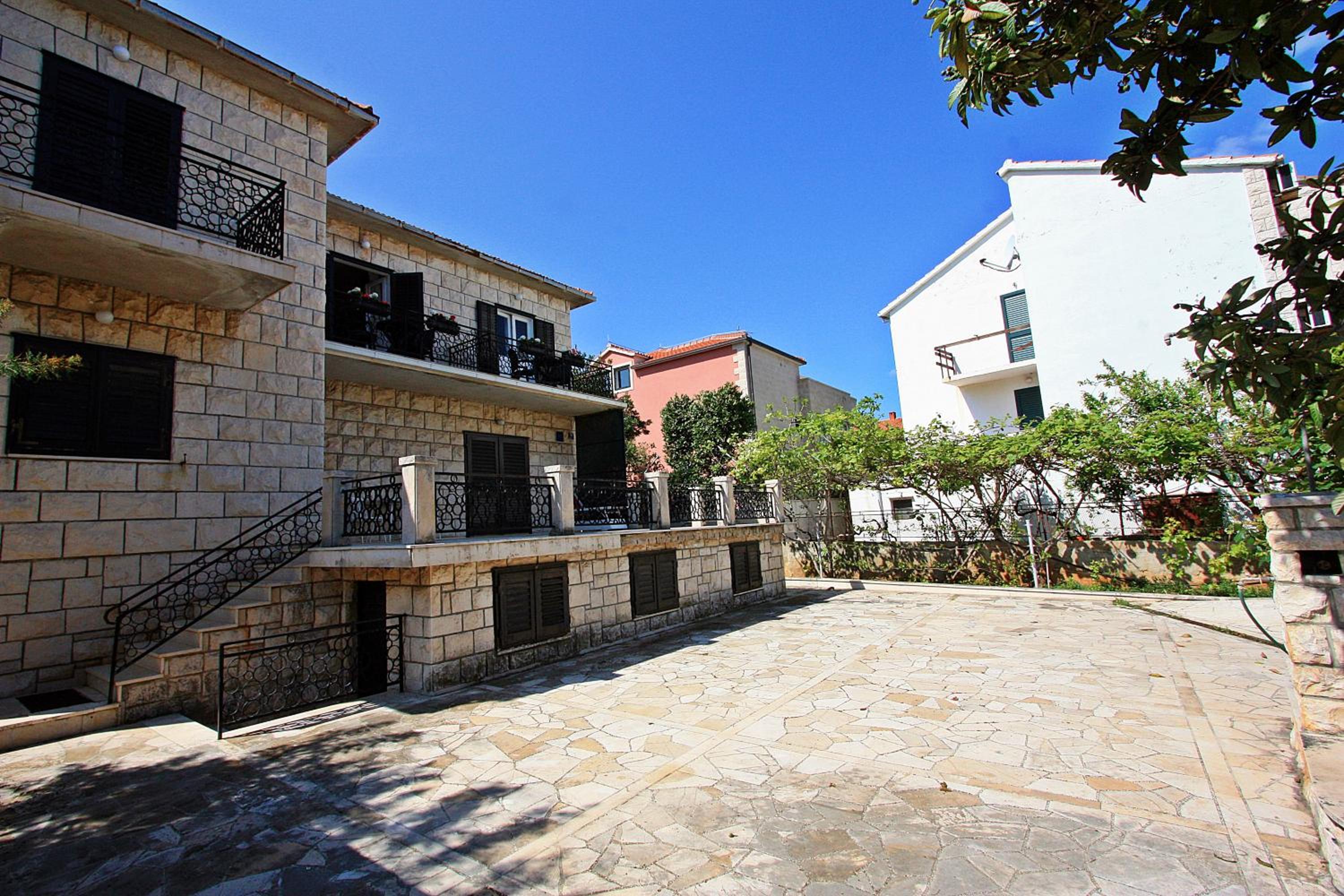 2 Bedrooms Apartment Margarita 4+2