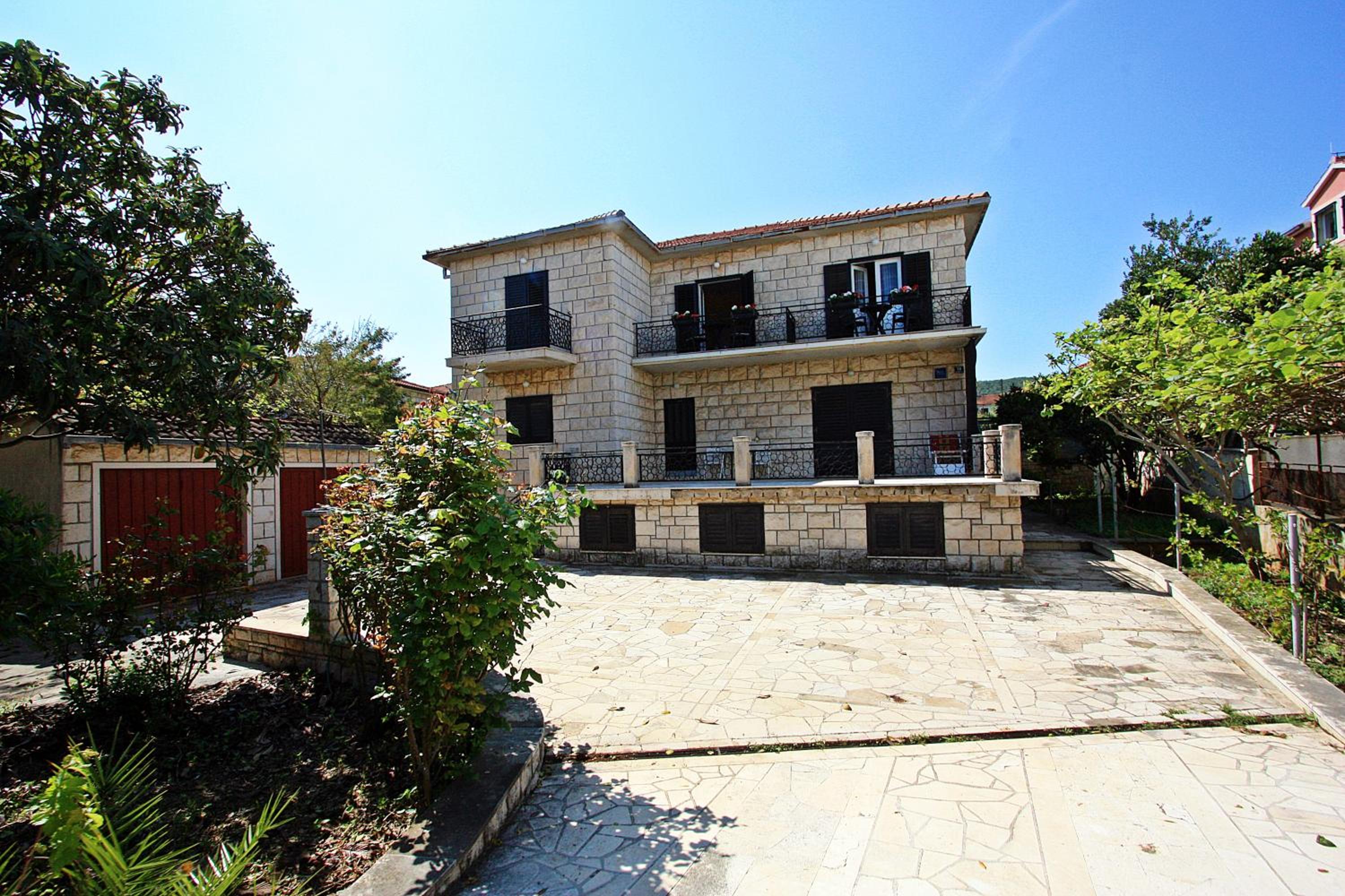 2 Bedrooms Apartment Margarita 4+2