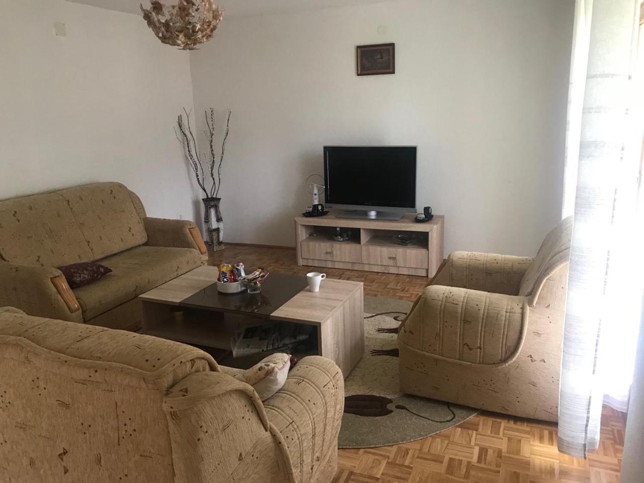 Amar Apartmani, Jajce