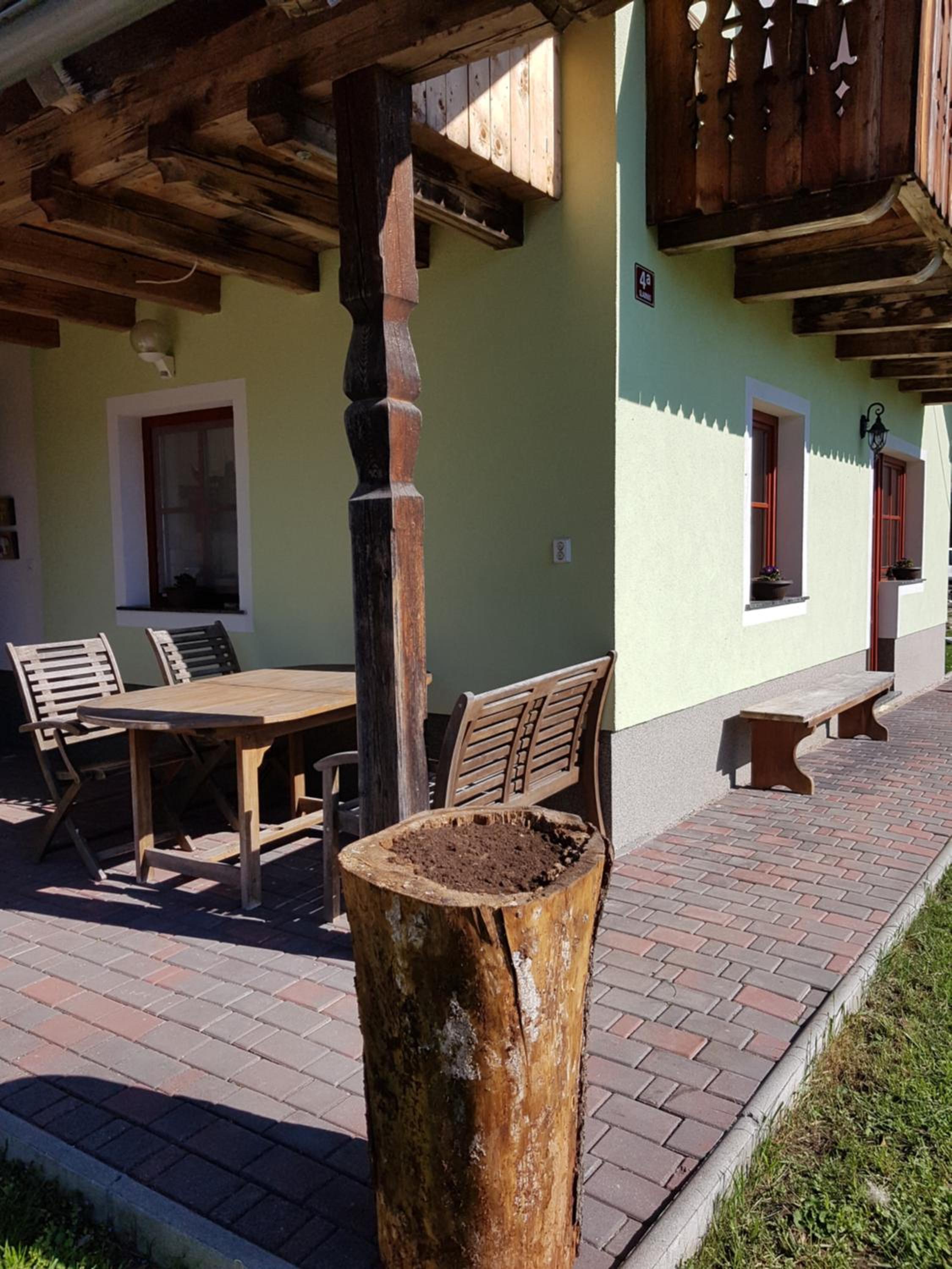 Vaznik Farm House Apartments view 3