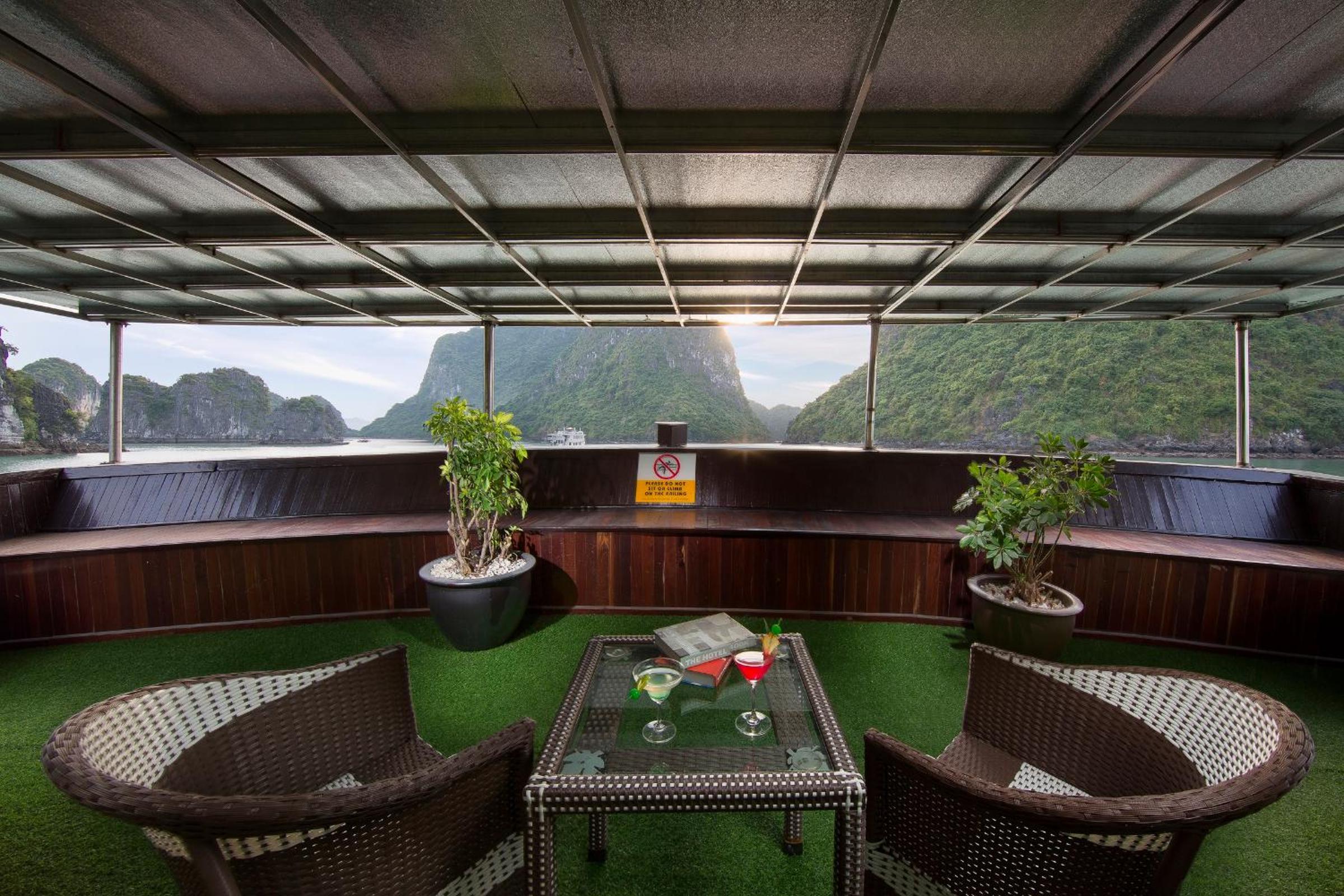 Signature Royal Halong Cruise