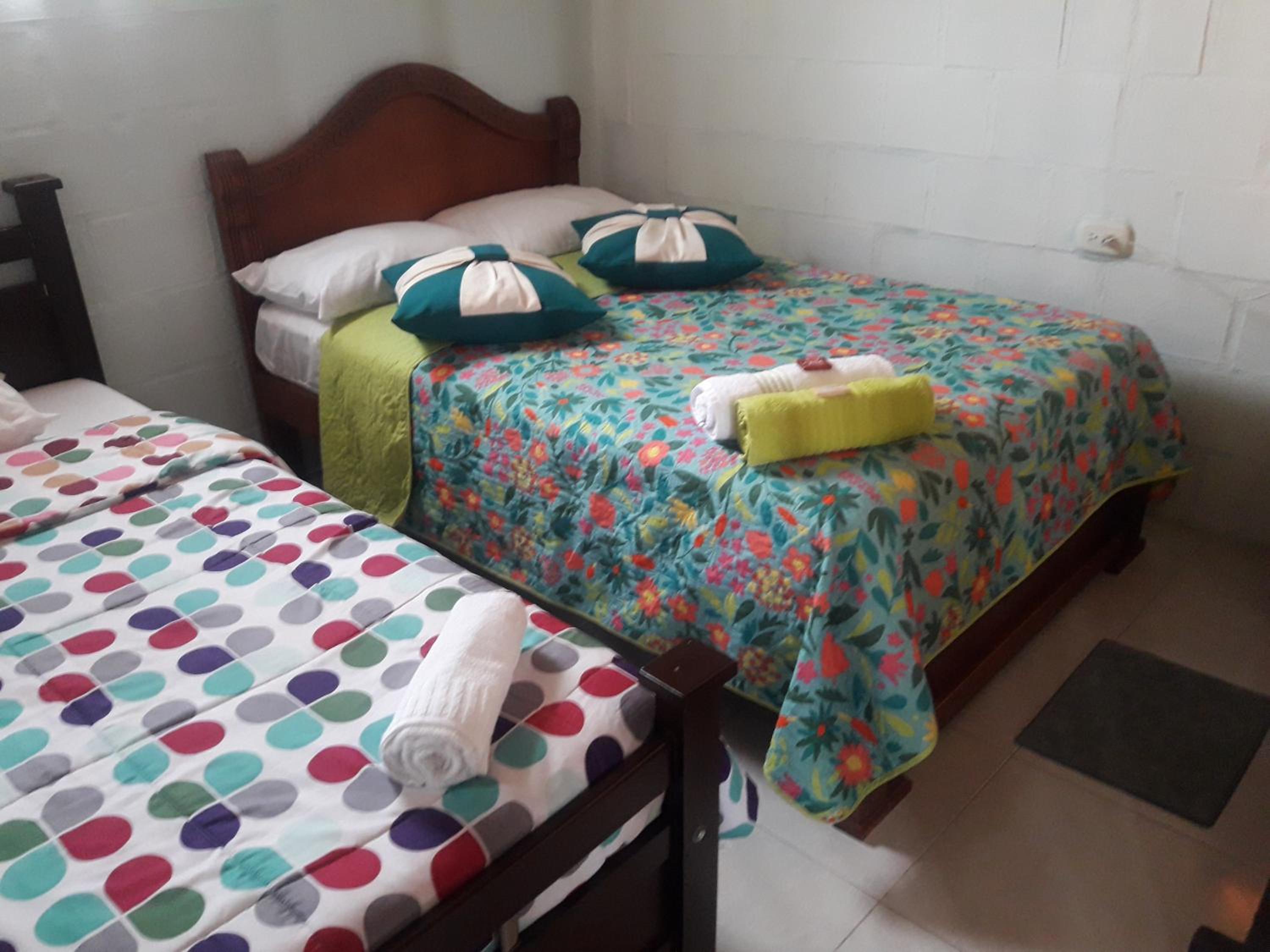 Yerbabuena Hostel Filandia view 3