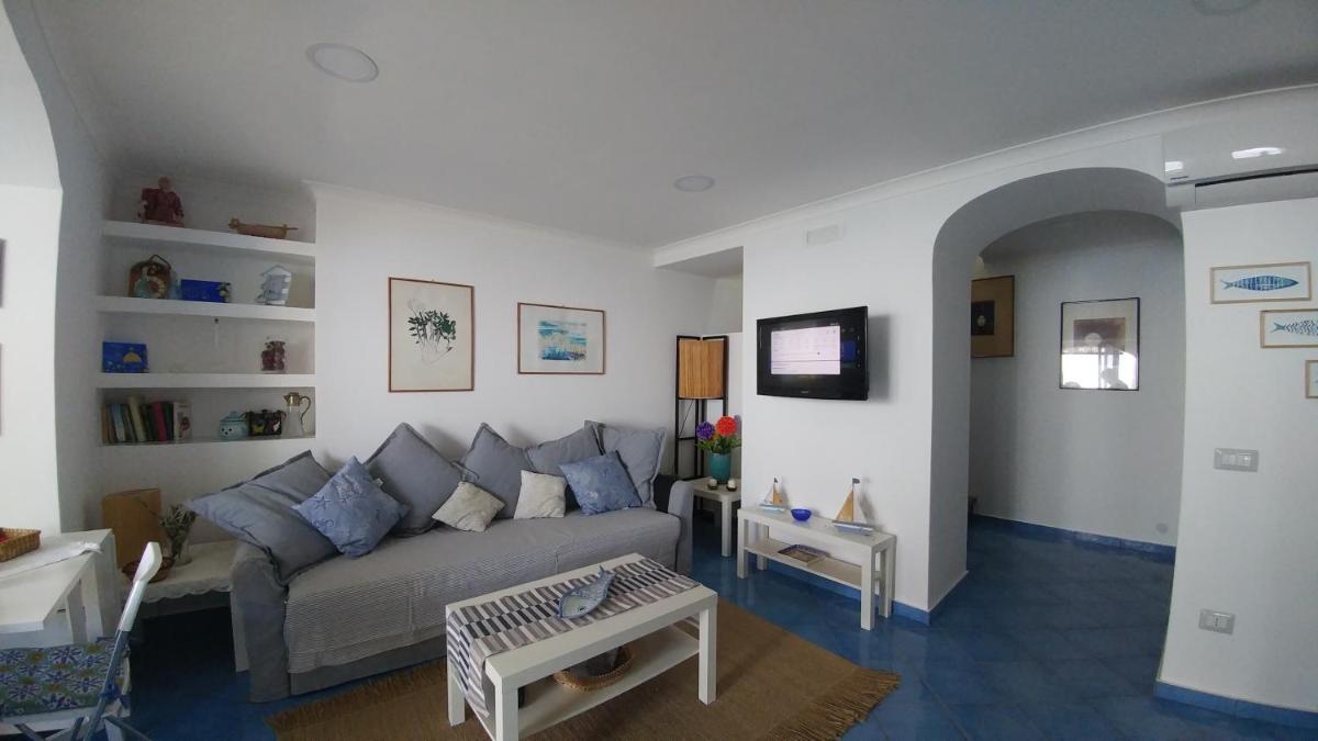 Mareluna Holiday Home