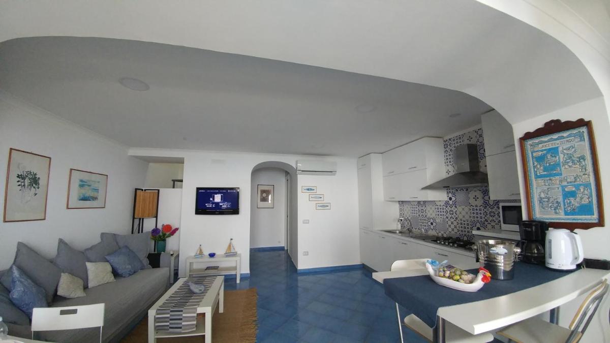 Mareluna Holiday Home