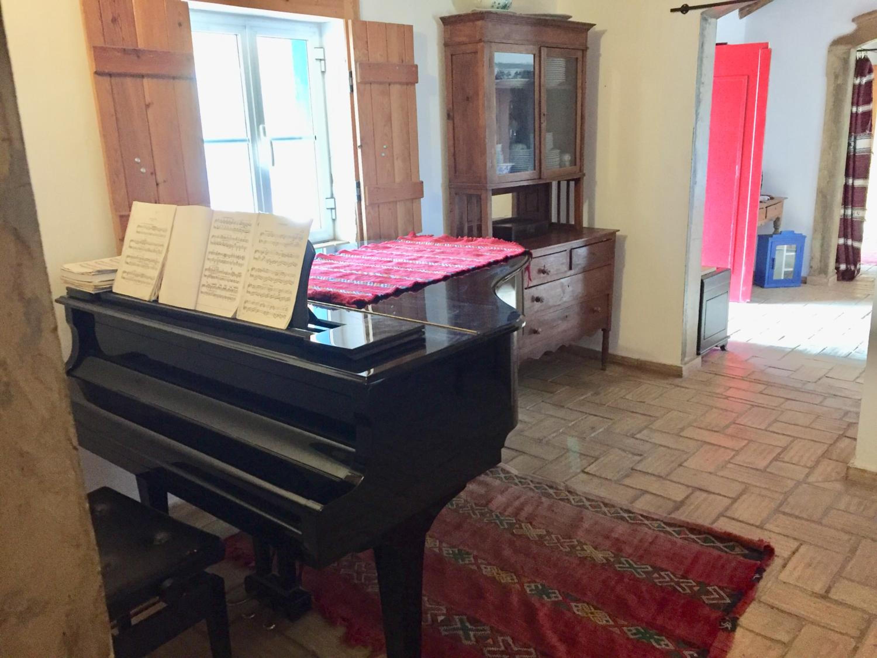 Photo 19