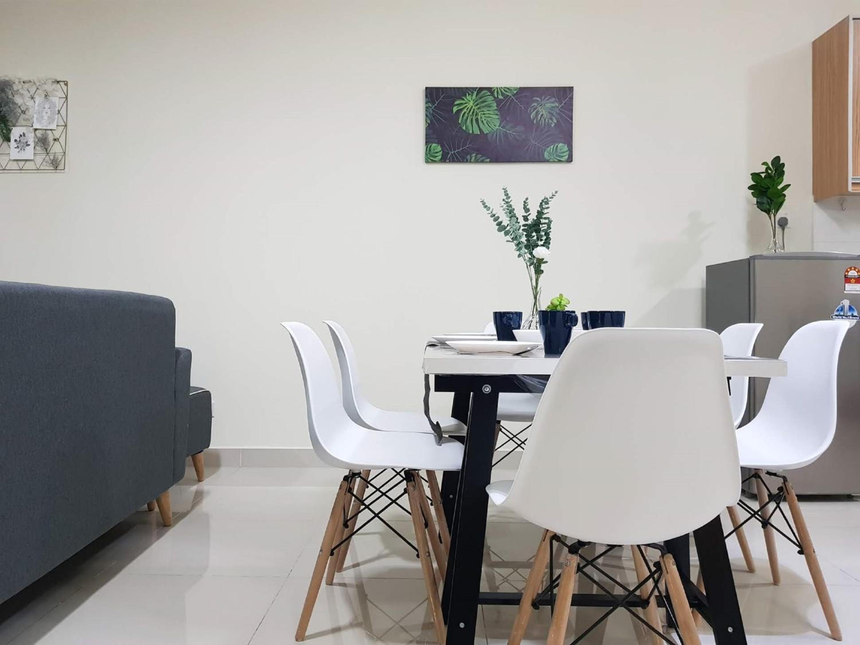 Puchong Setiawalk 8-12 pax 5min LRT Cozy Apartment photo 5