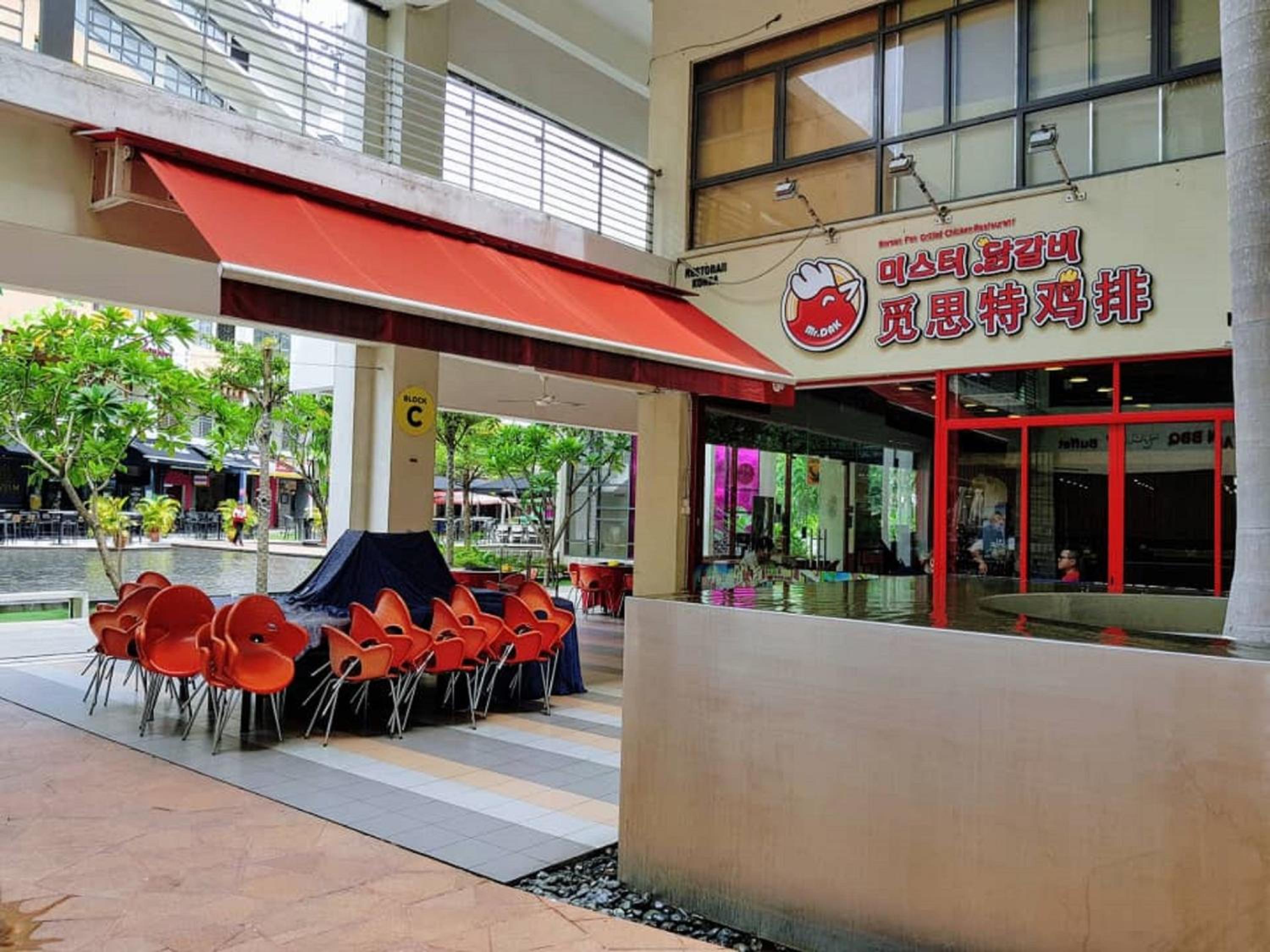 Puchong Setiawalk 8-12 pax 5min LRT Cozy Apartment