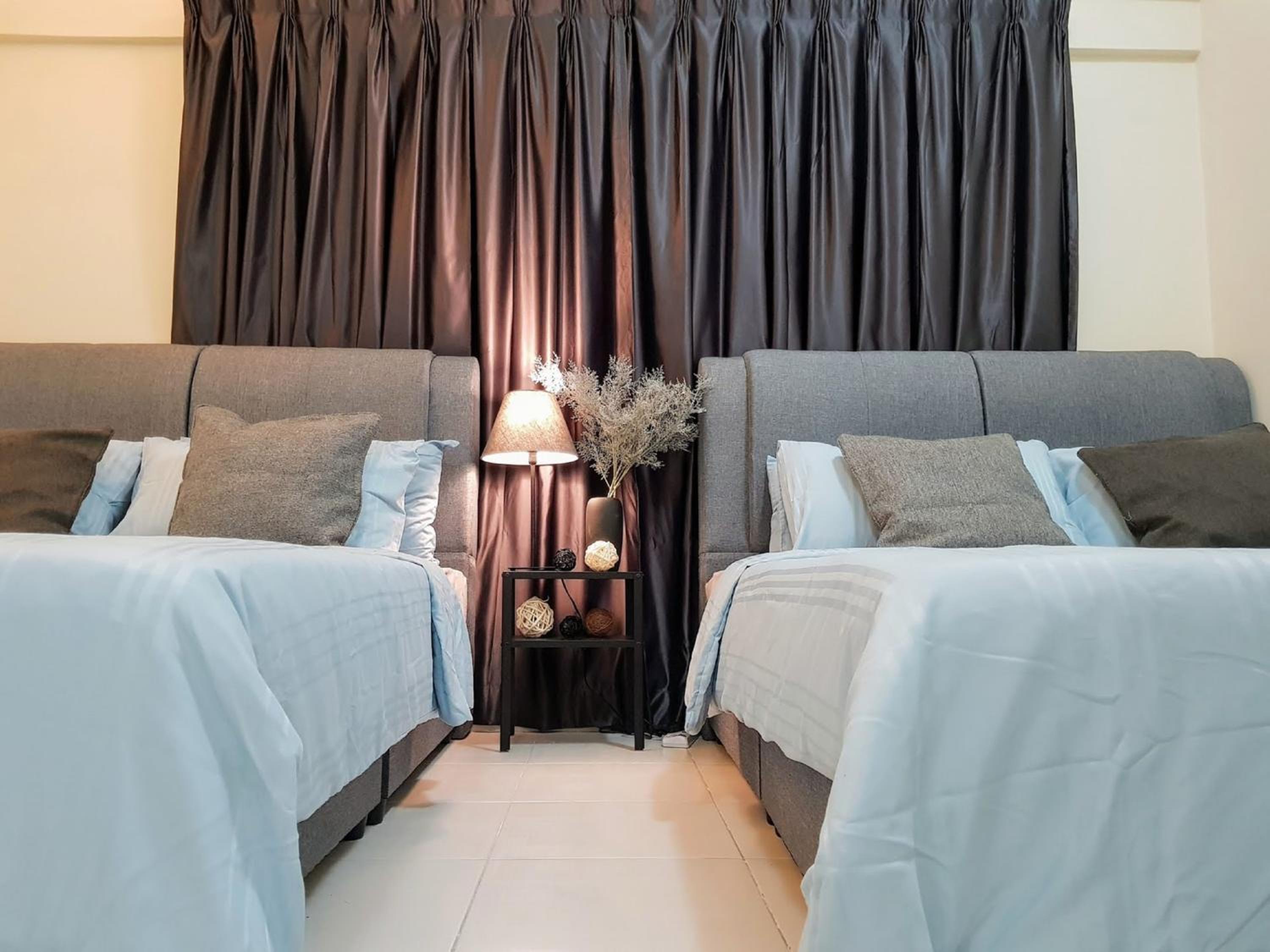 Puchong Setiawalk 8-12 pax 5min LRT Cozy Apartment