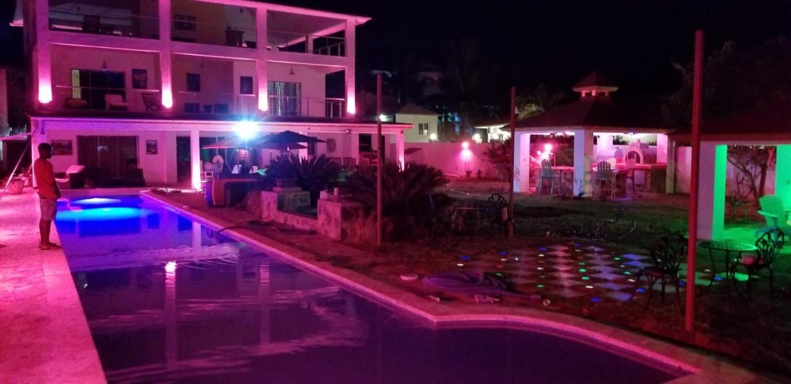 Villa de Colores 3 Rooms 5 king Beds view 4