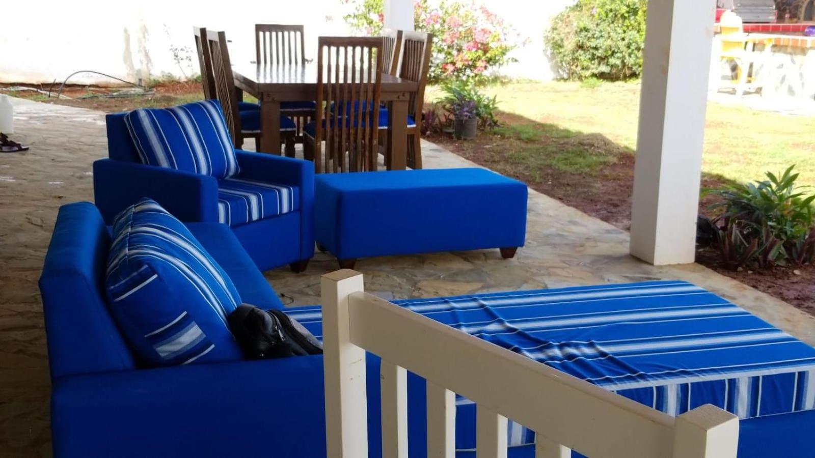 Villa de Colores 3 Rooms 5 king Beds view 2