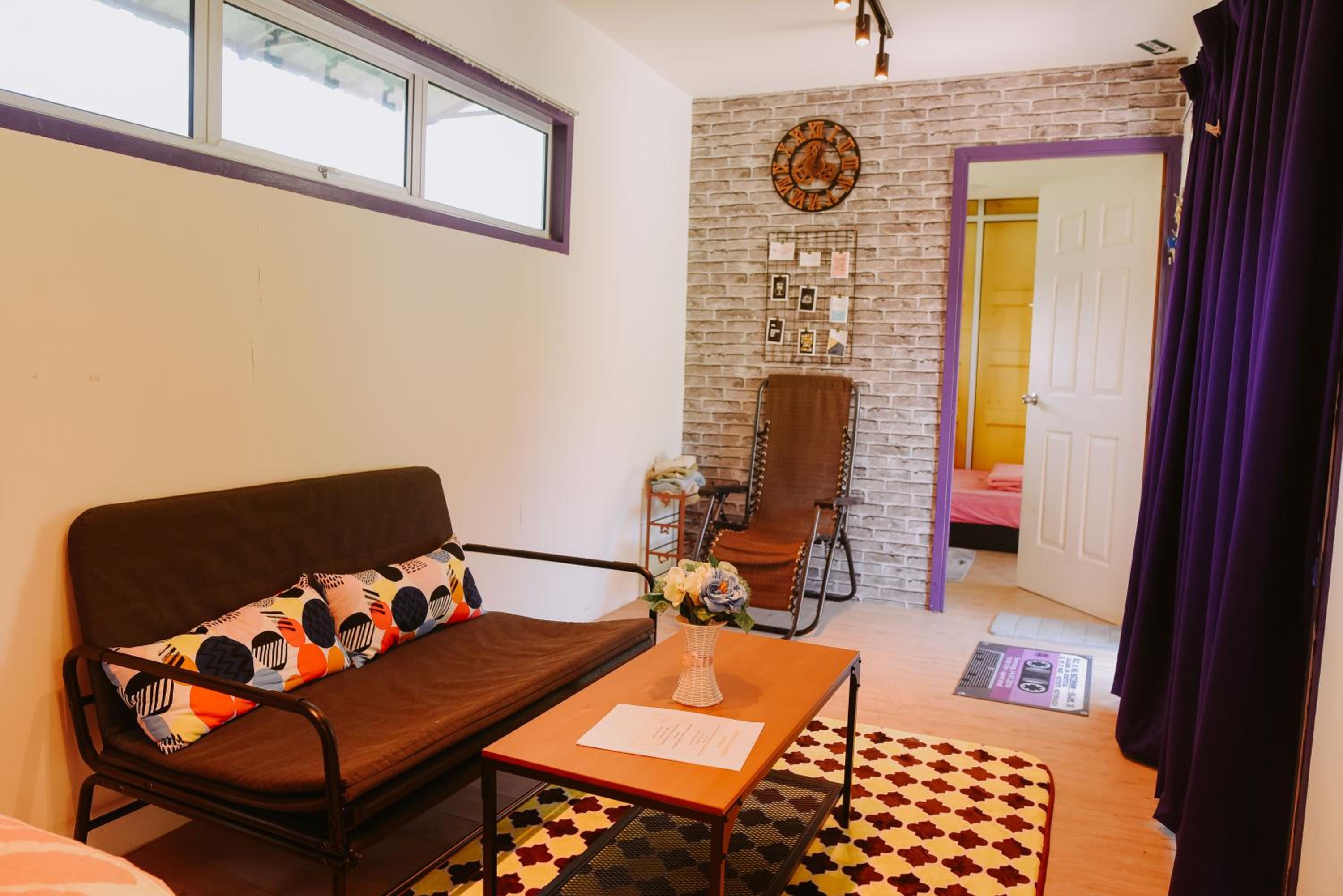 Yellow Cube at Lumut Cube Homestay Kontena photo 3