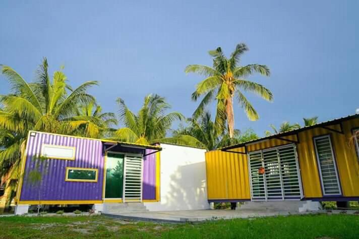 Yellow Cube at Lumut Cube Homestay Kontena photo 7