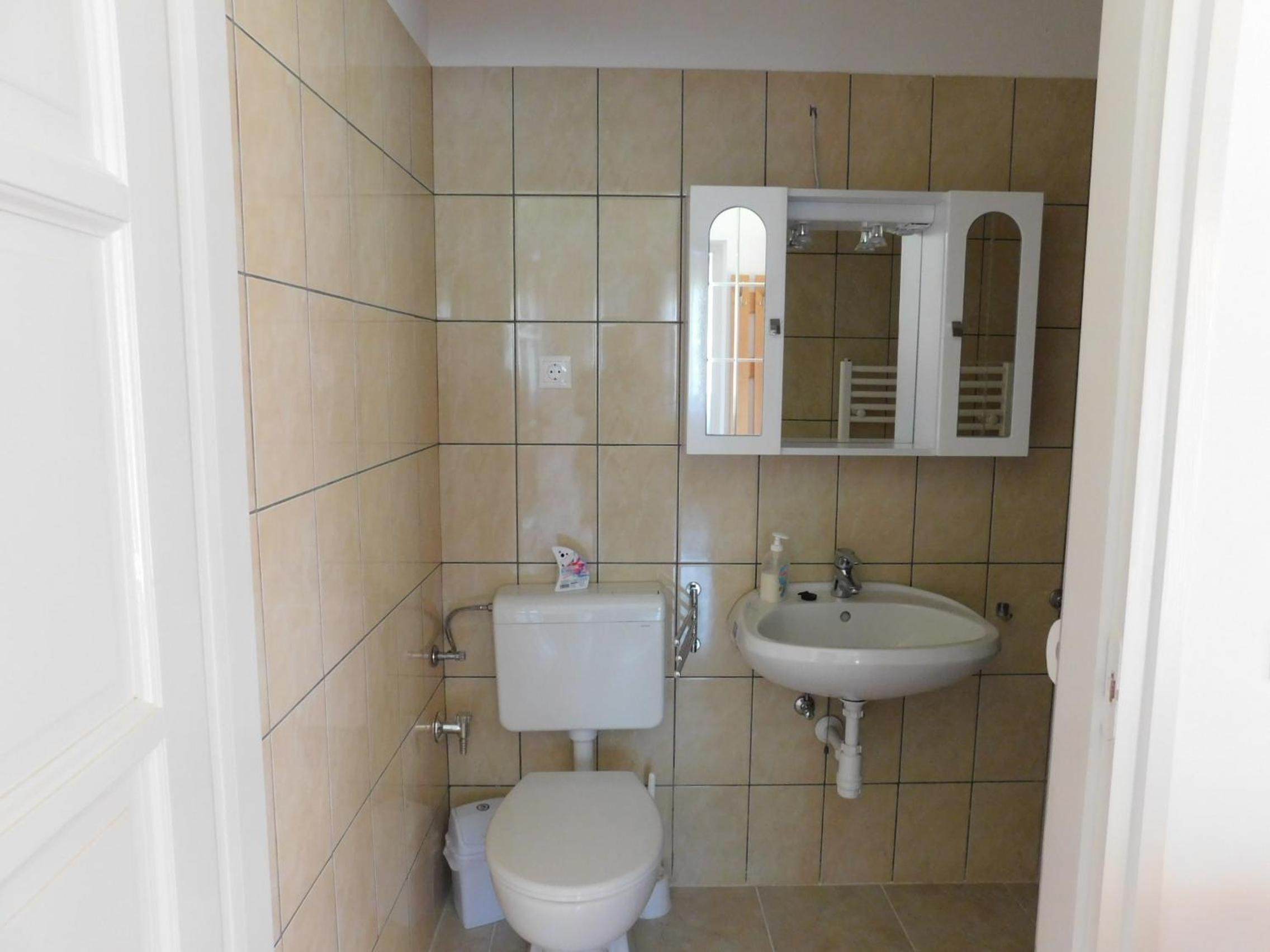 8888 Apartmanház view 4