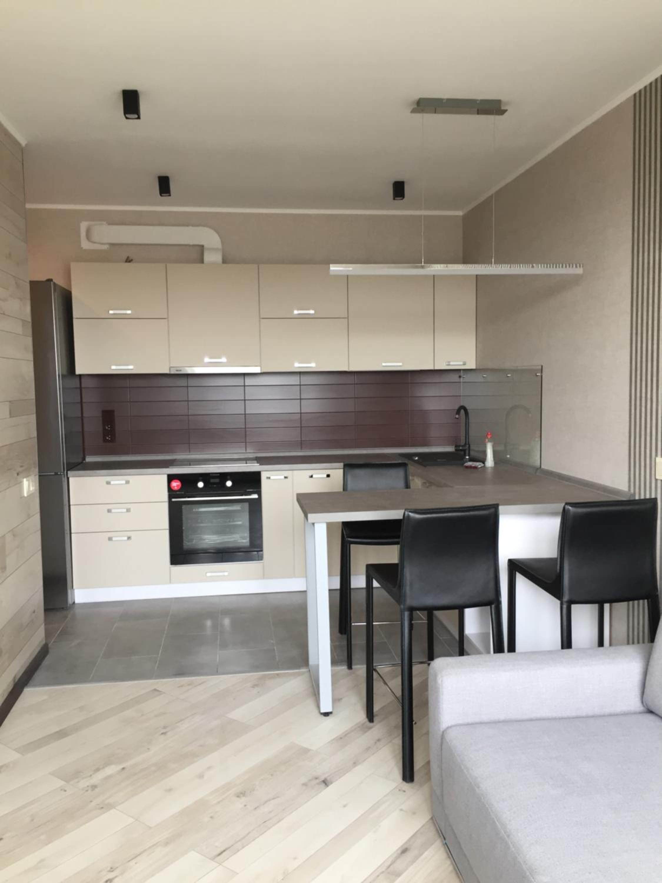 Apartament West Side view 5