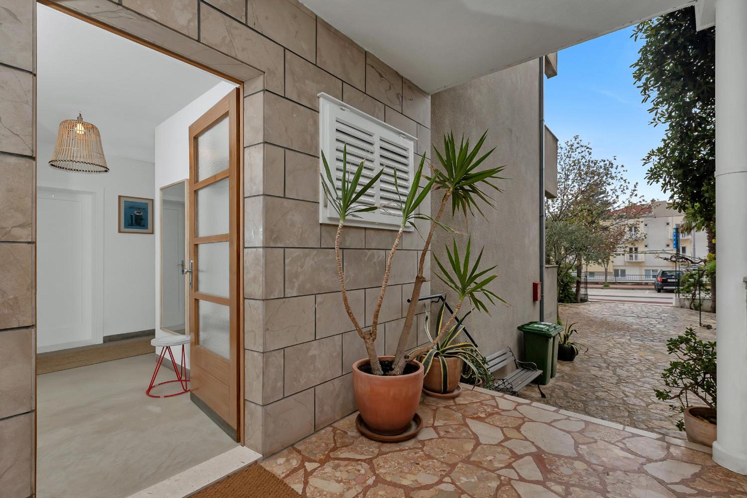 Apartments & Rooms Rica view 3