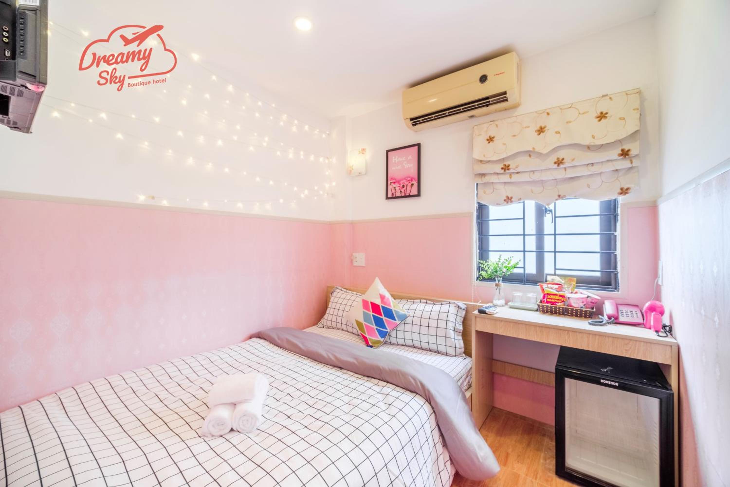 Dreamy Sky - Airport View Boutique Hotel