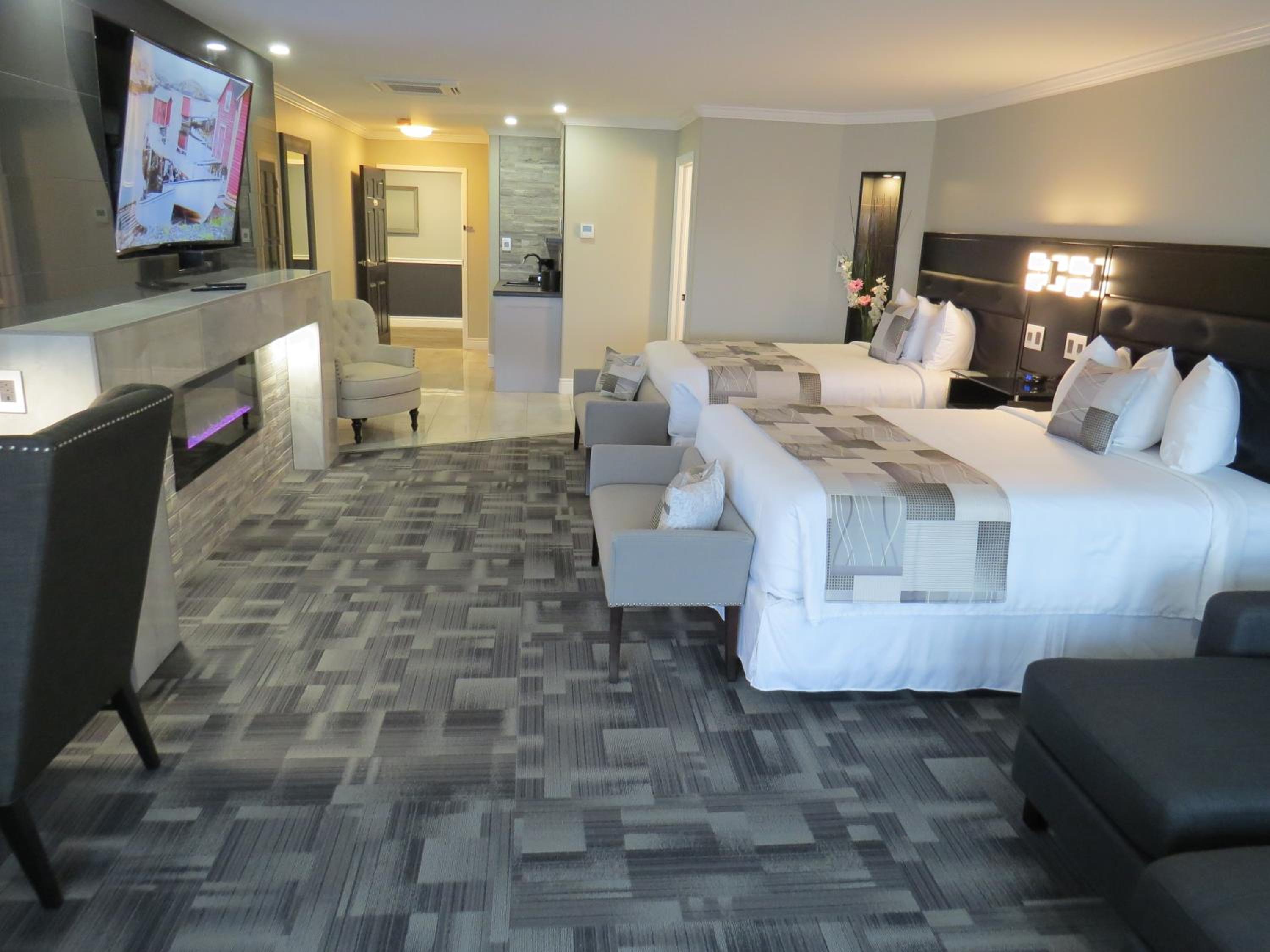 Dockside Suites