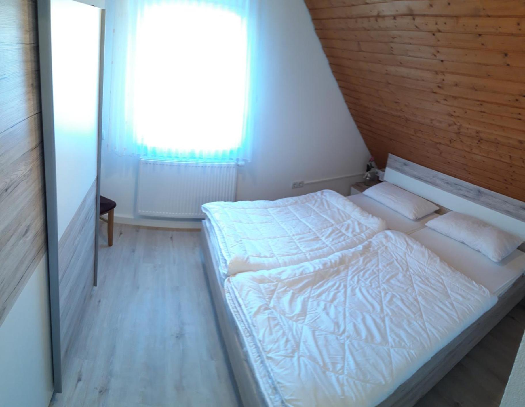 Weinbergblick en Ramsthal — hotel room