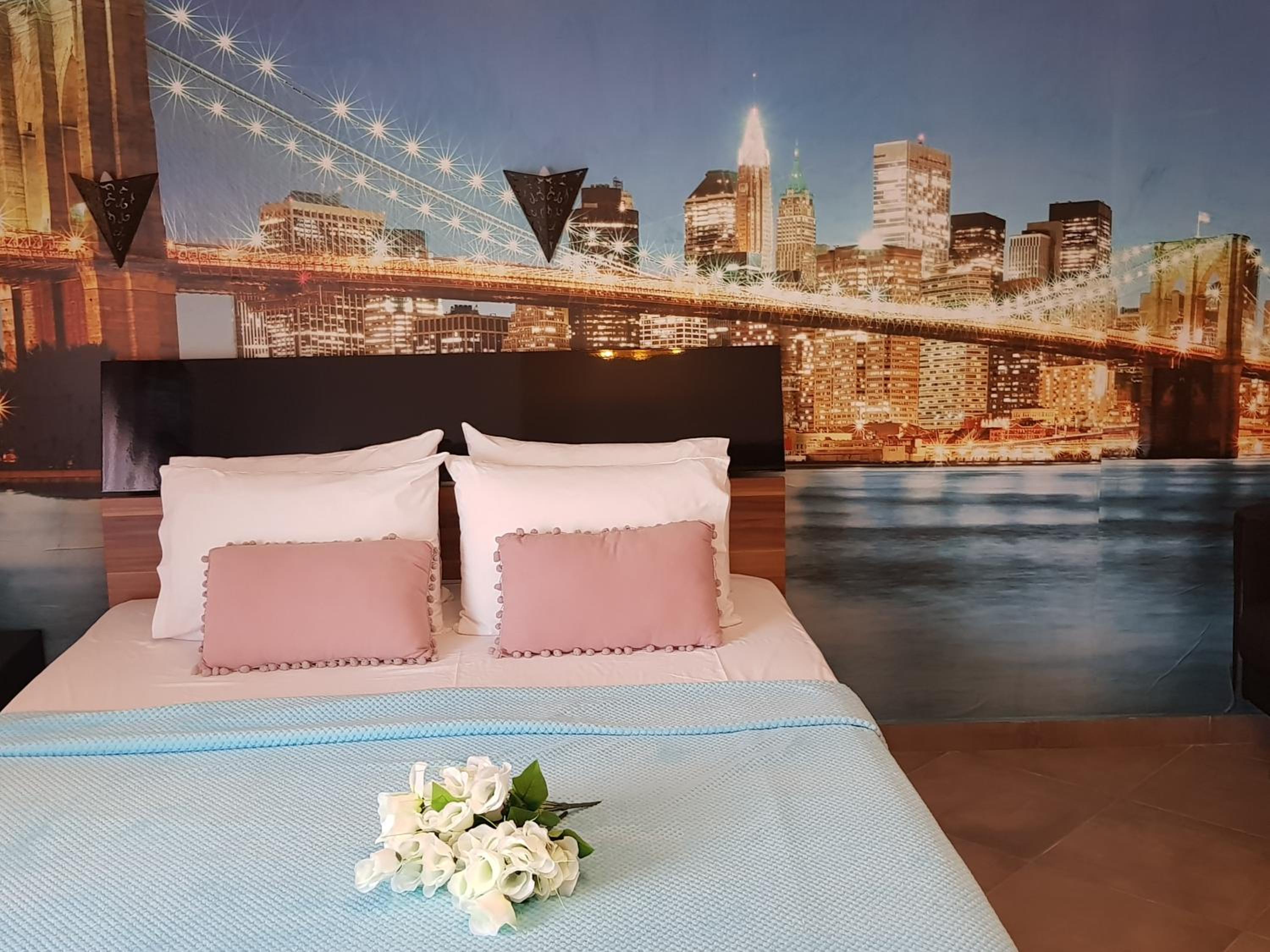 Deluxe Eleanna photo 2