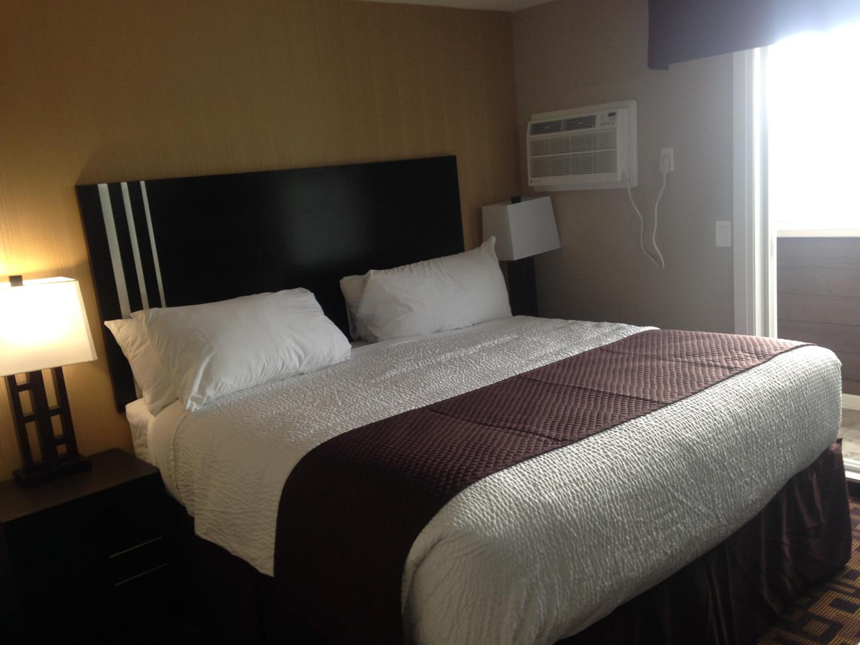 Days Inn by Wyndham Sylvan Lake