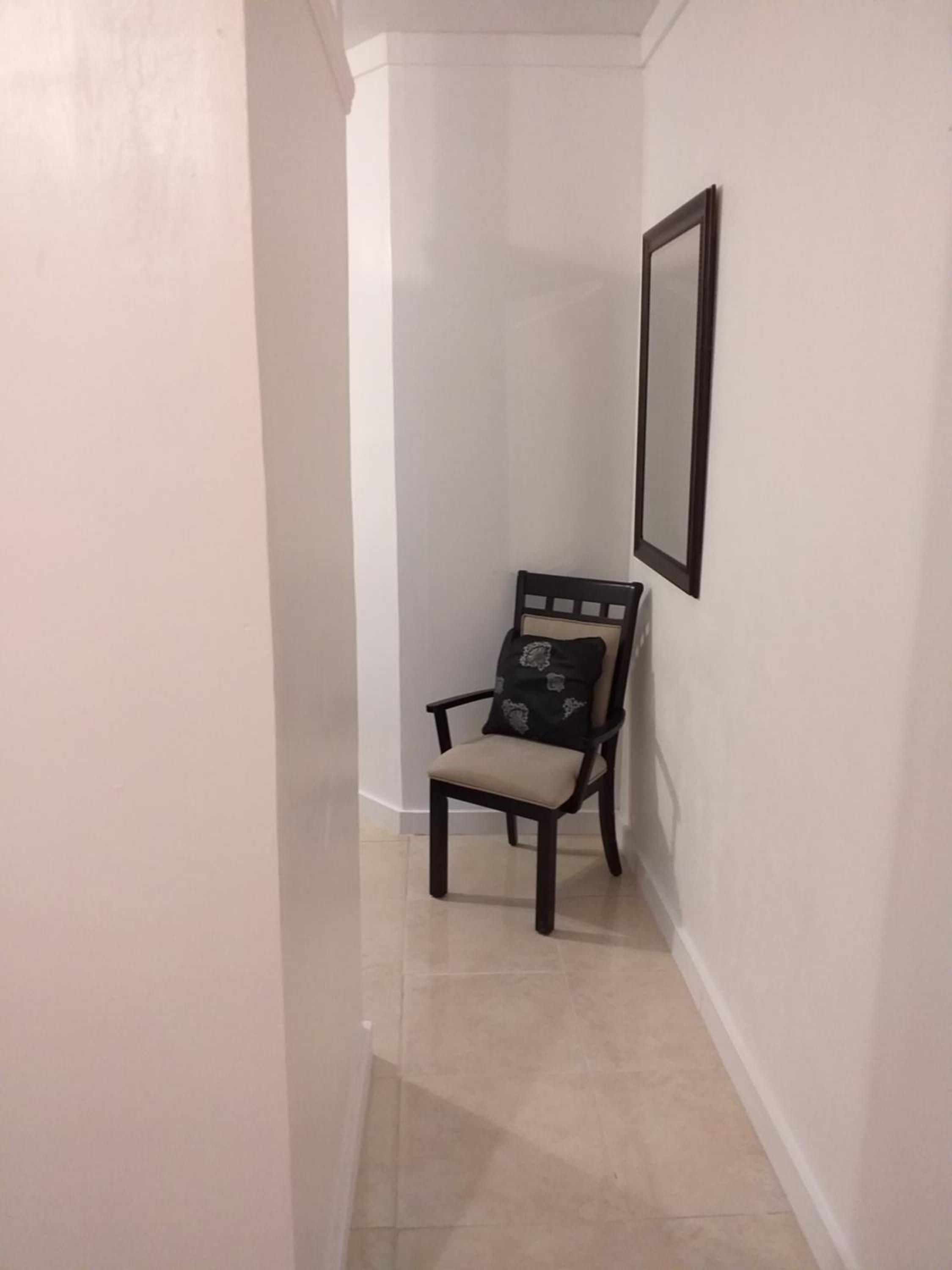 BELL At The Airport Suites Adults Only - Free Airport Transportation