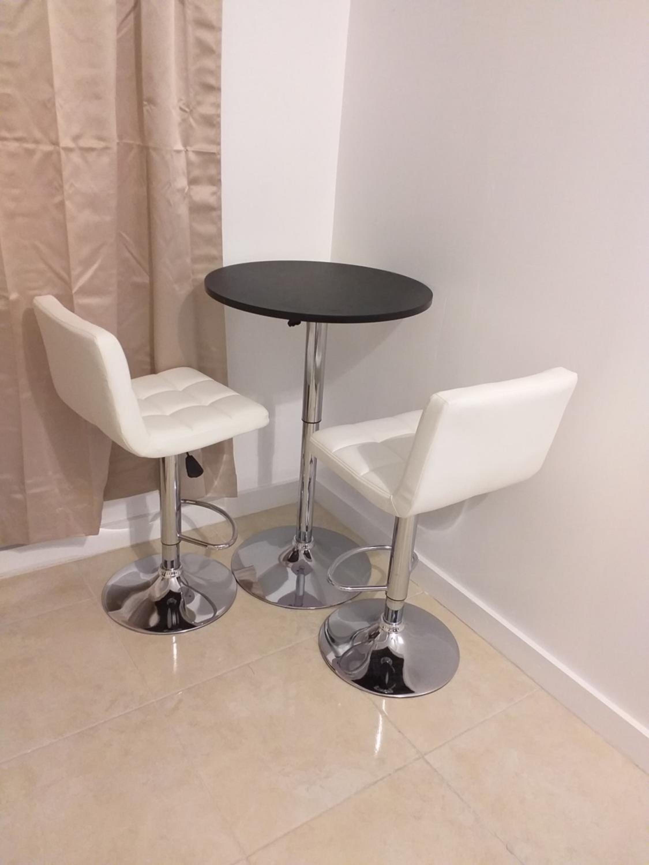 BELL At The Airport Suites Adults Only - Free Airport Transportation