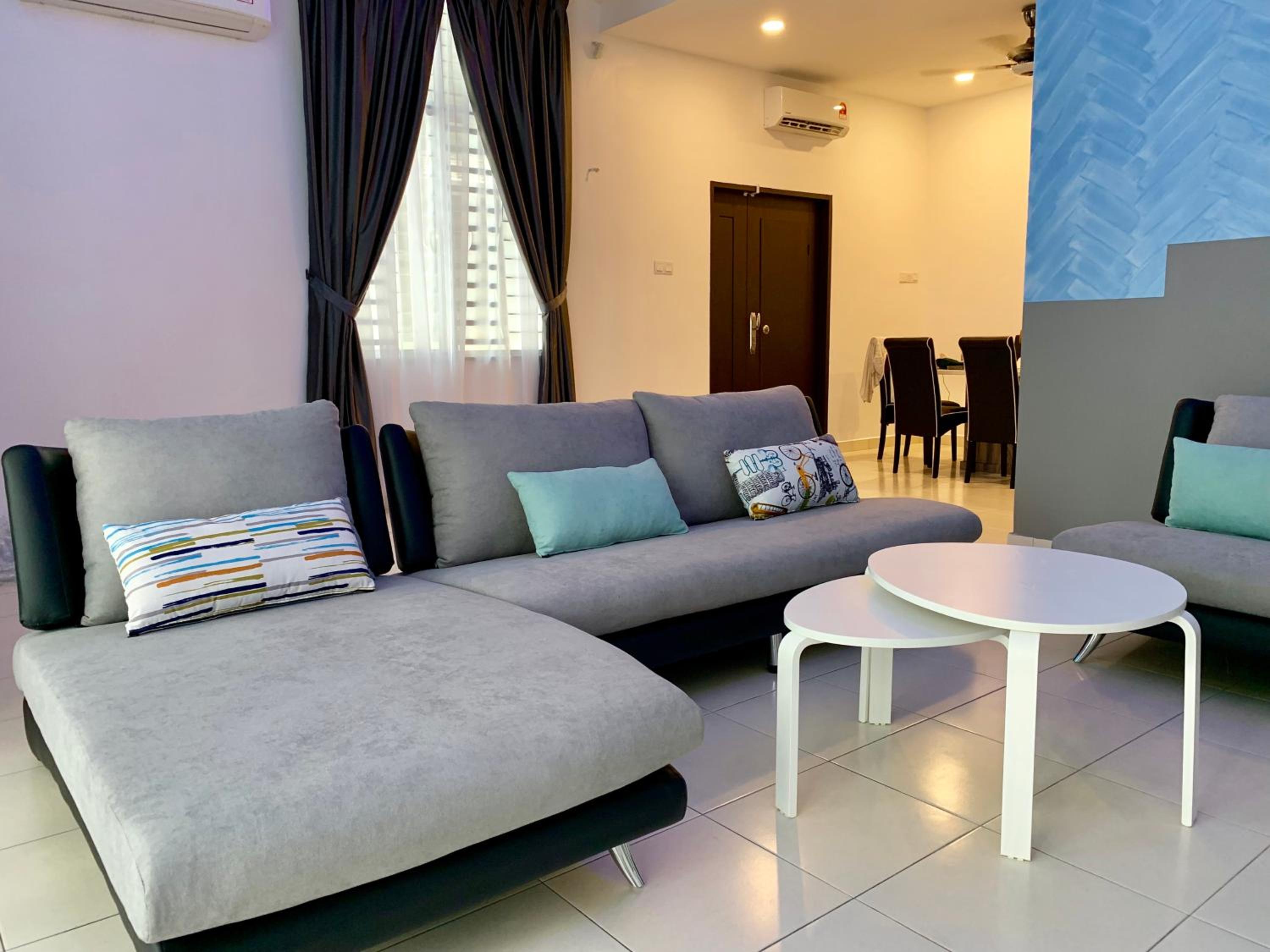 BRAND NEW Cosy Minimalist Home photo 4