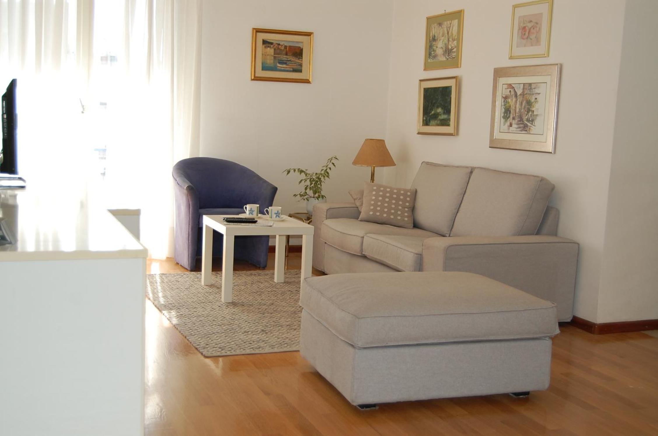 Apartment Definis