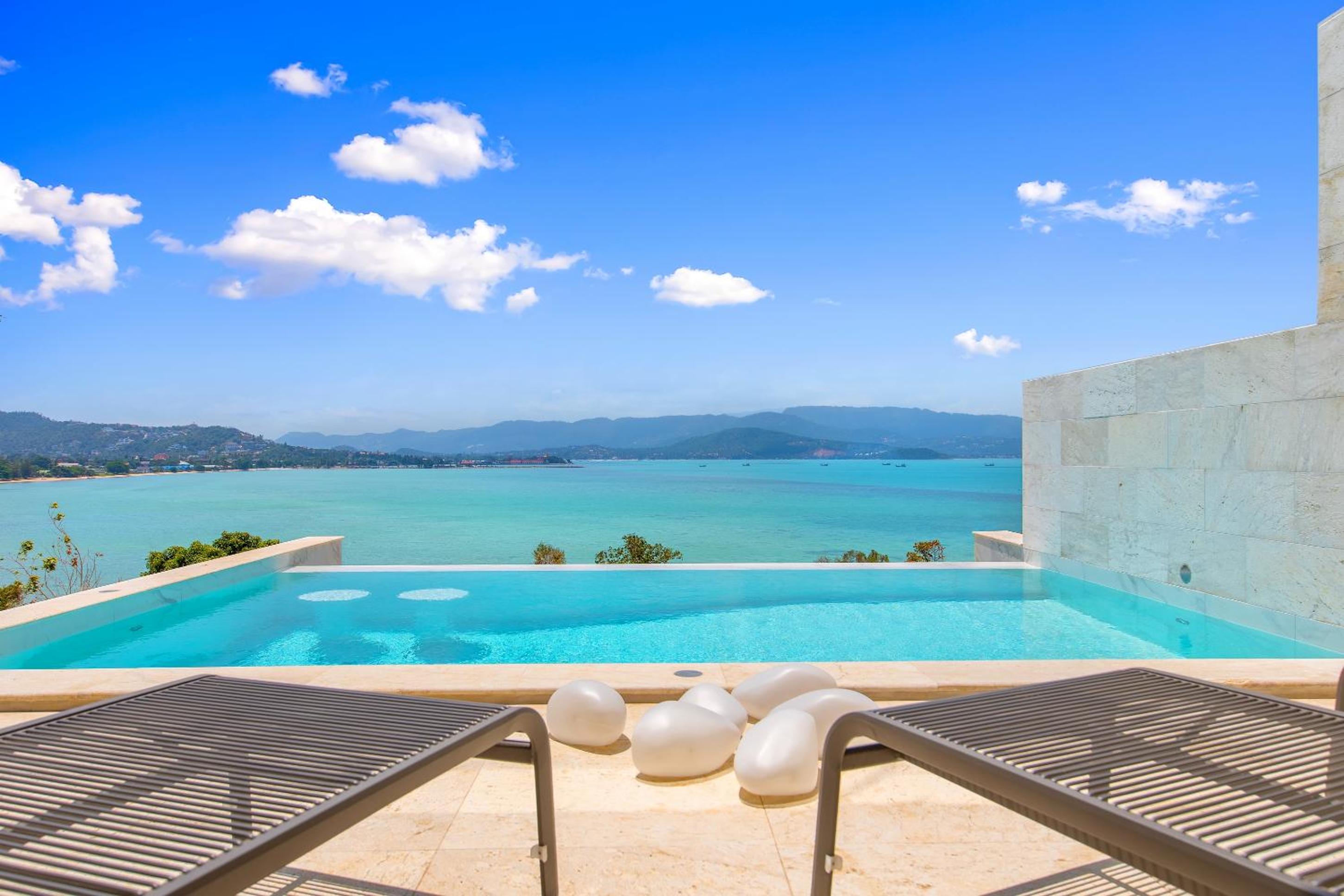 Hotel BEACHSIDE VILLA plus APARTMENT - AVA - at SUNSET COVE LUXURY VILLAS, 5 BED 5 BATH, Amazing SEA and MOUNTAIN VIEWS, only 100m walk to Swimming Beach - Image 1