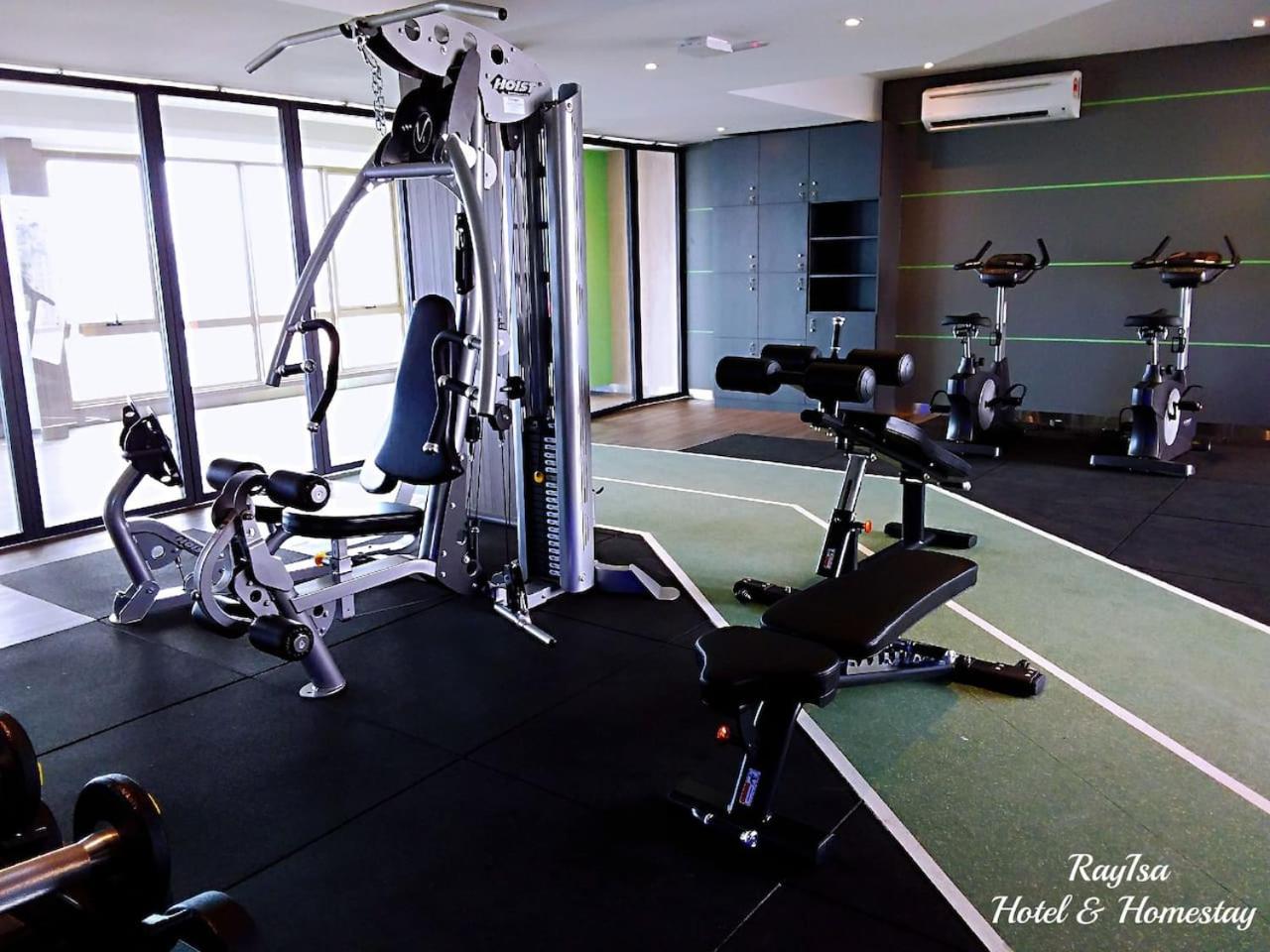 SKY POOL Luxury Suite 2-4Pax at KL City