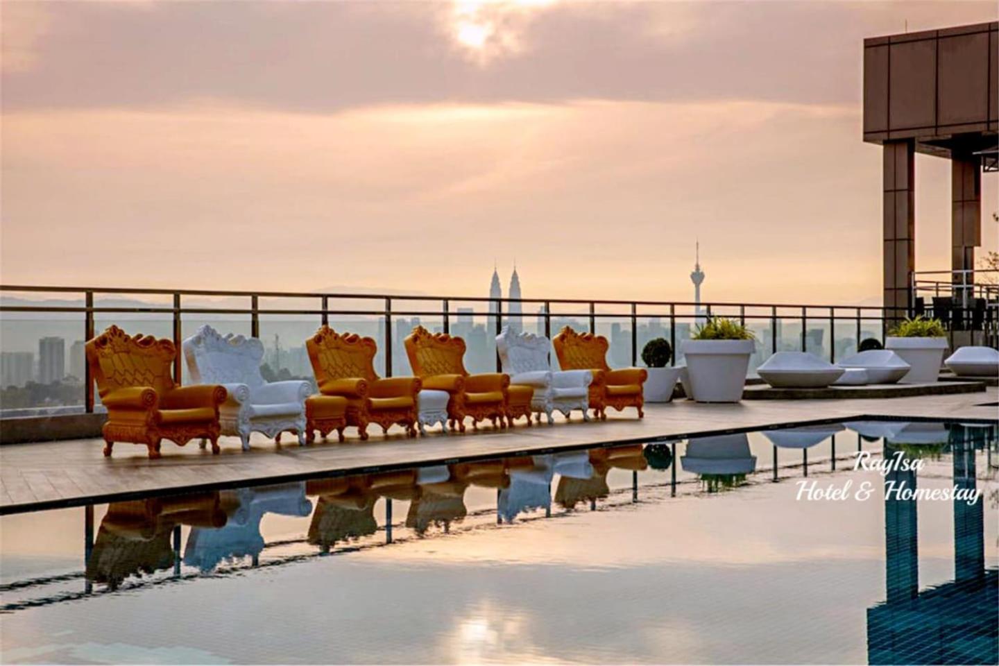 SKY POOL Luxury Suite 2-4Pax at KL City