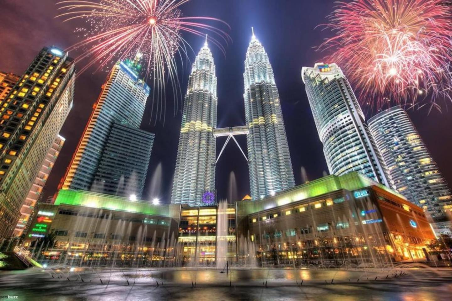 SKY POOL Luxury Suite 2-4Pax at KL City