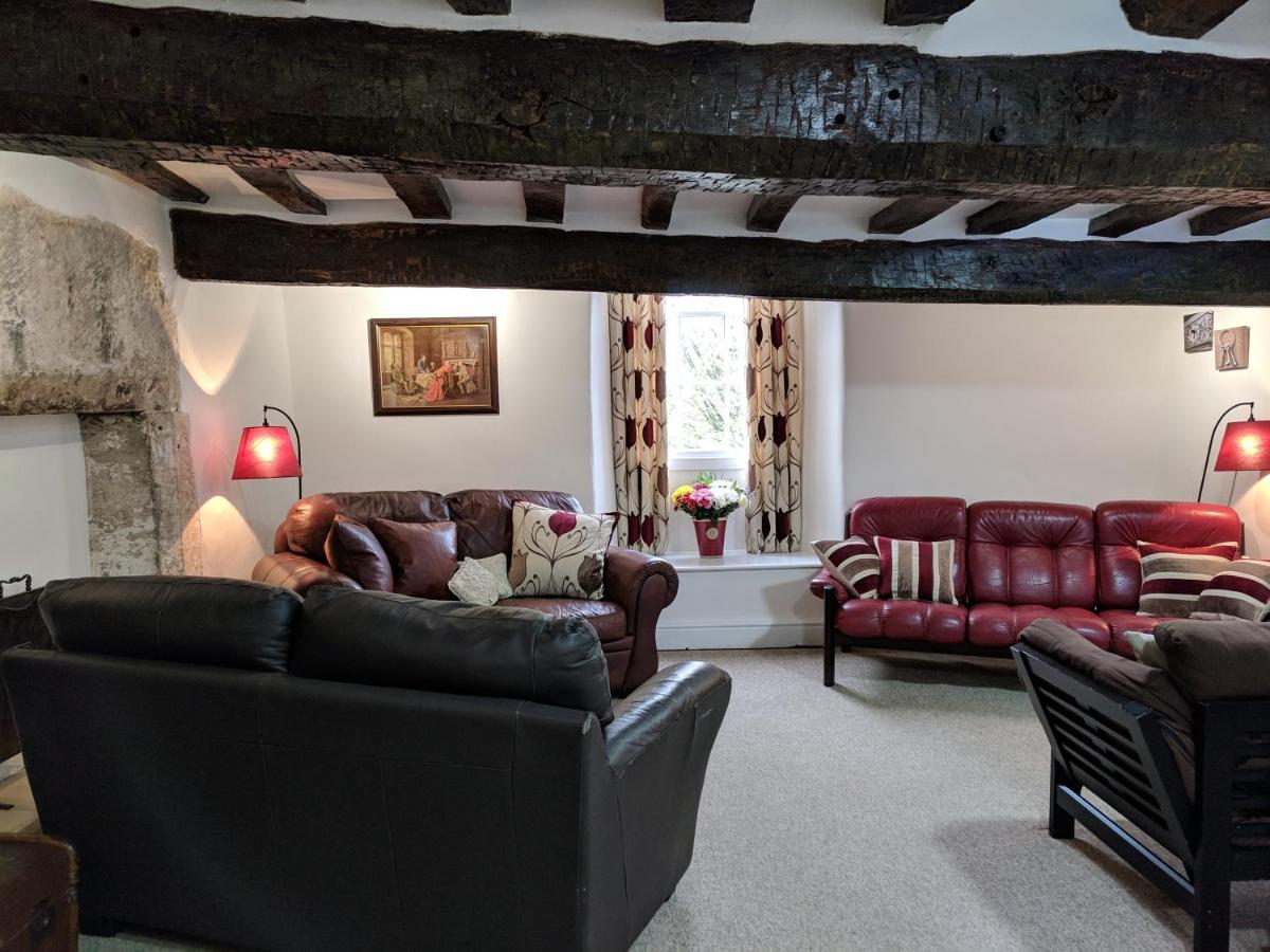 Stroud Vacations - Cotswolds Valleys Accommodation - Medieval Hall - Exclusive use character three bedroom holiday apartment - Property Image 26