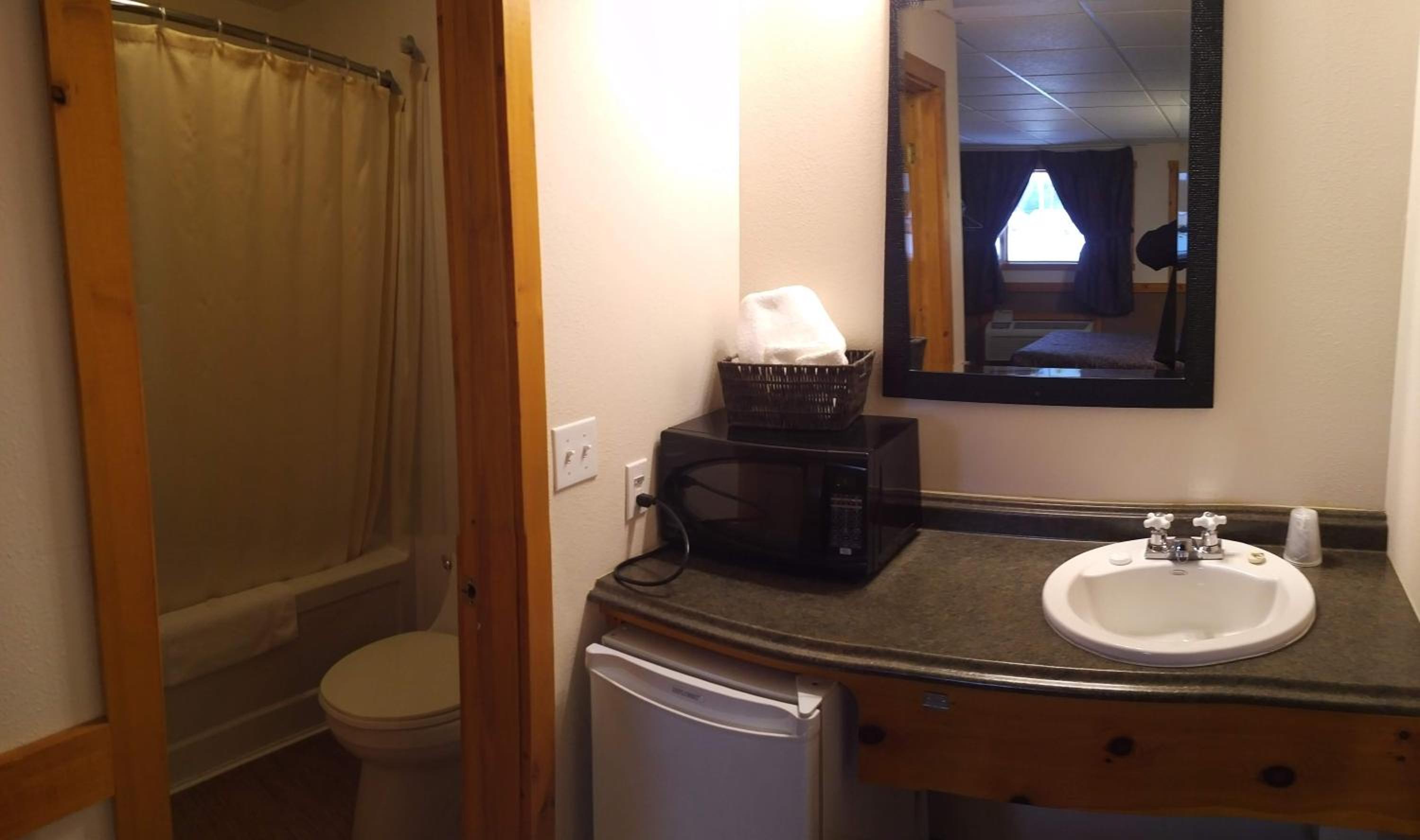 Algoma Motel view 2