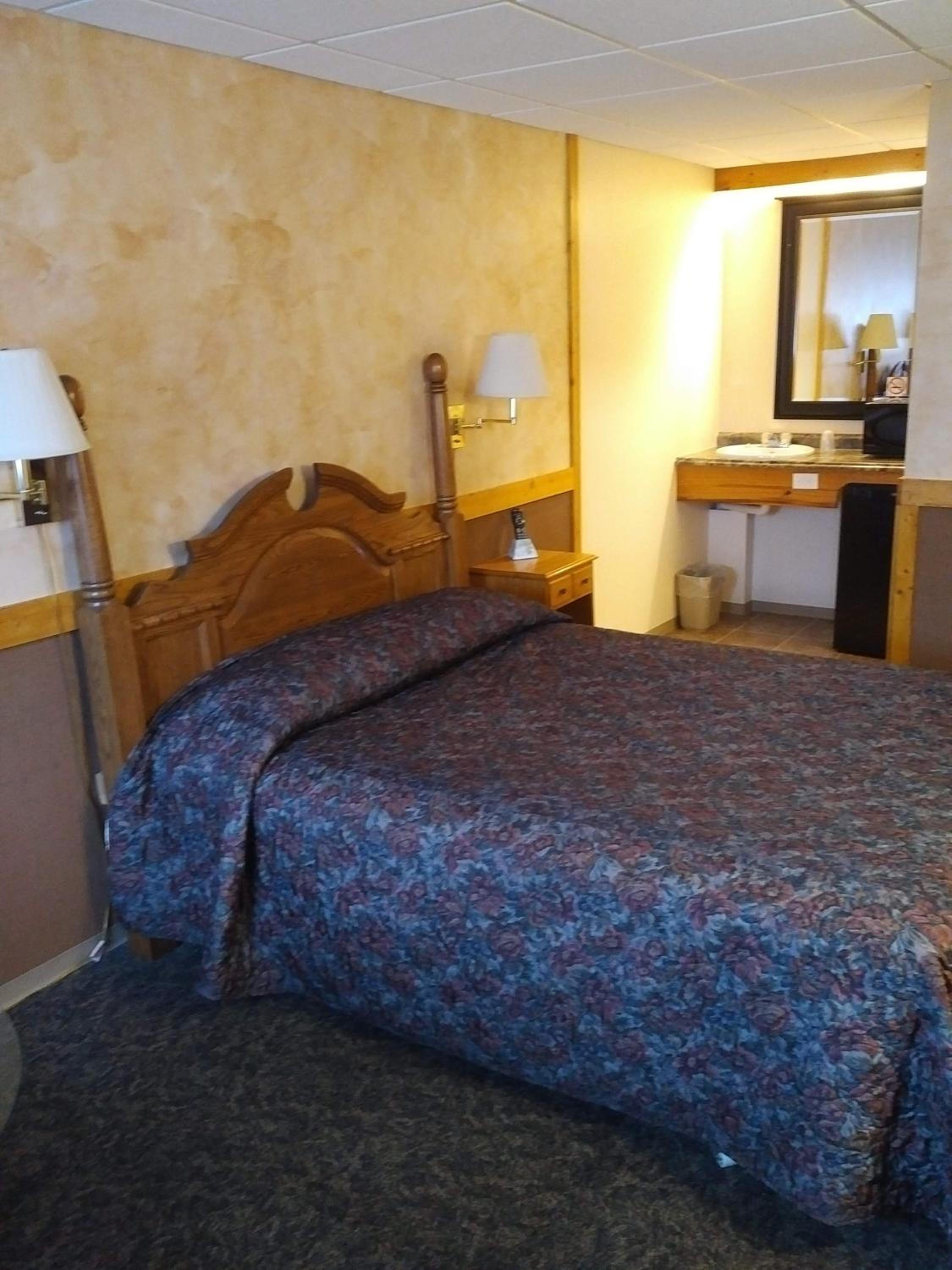 Algoma Motel view 5