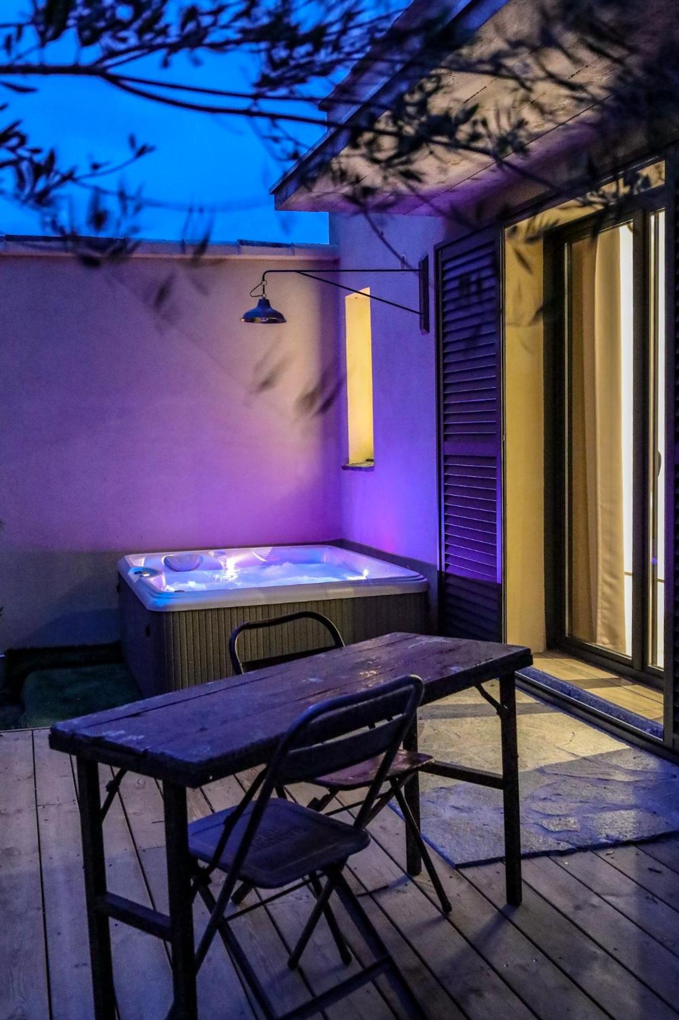 Jacuzzi
