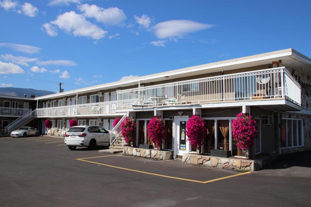 Hotel Plaza Motel - Image 1