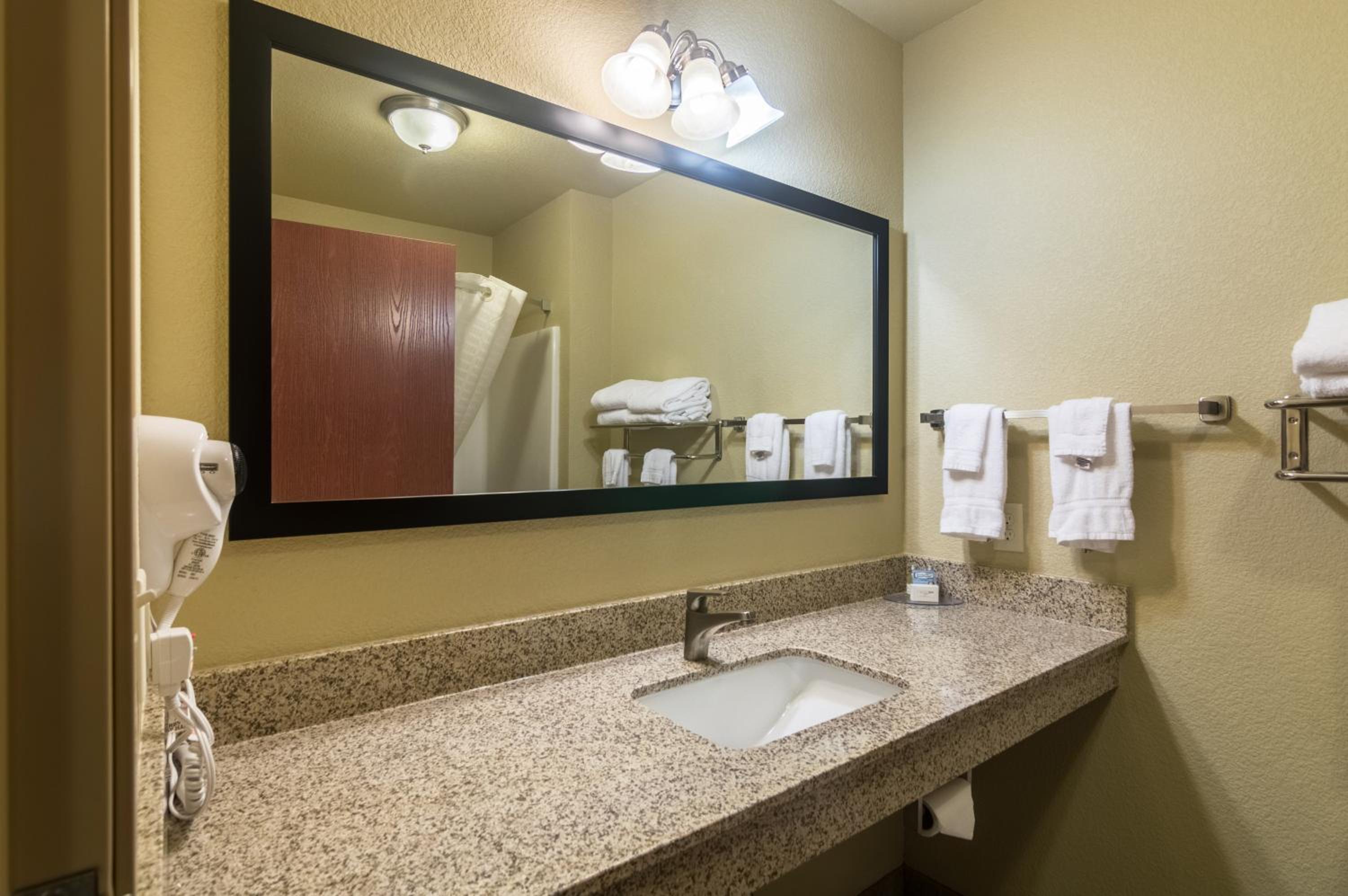 Cobblestone Inn  Suites - Lakin - Property Image 20