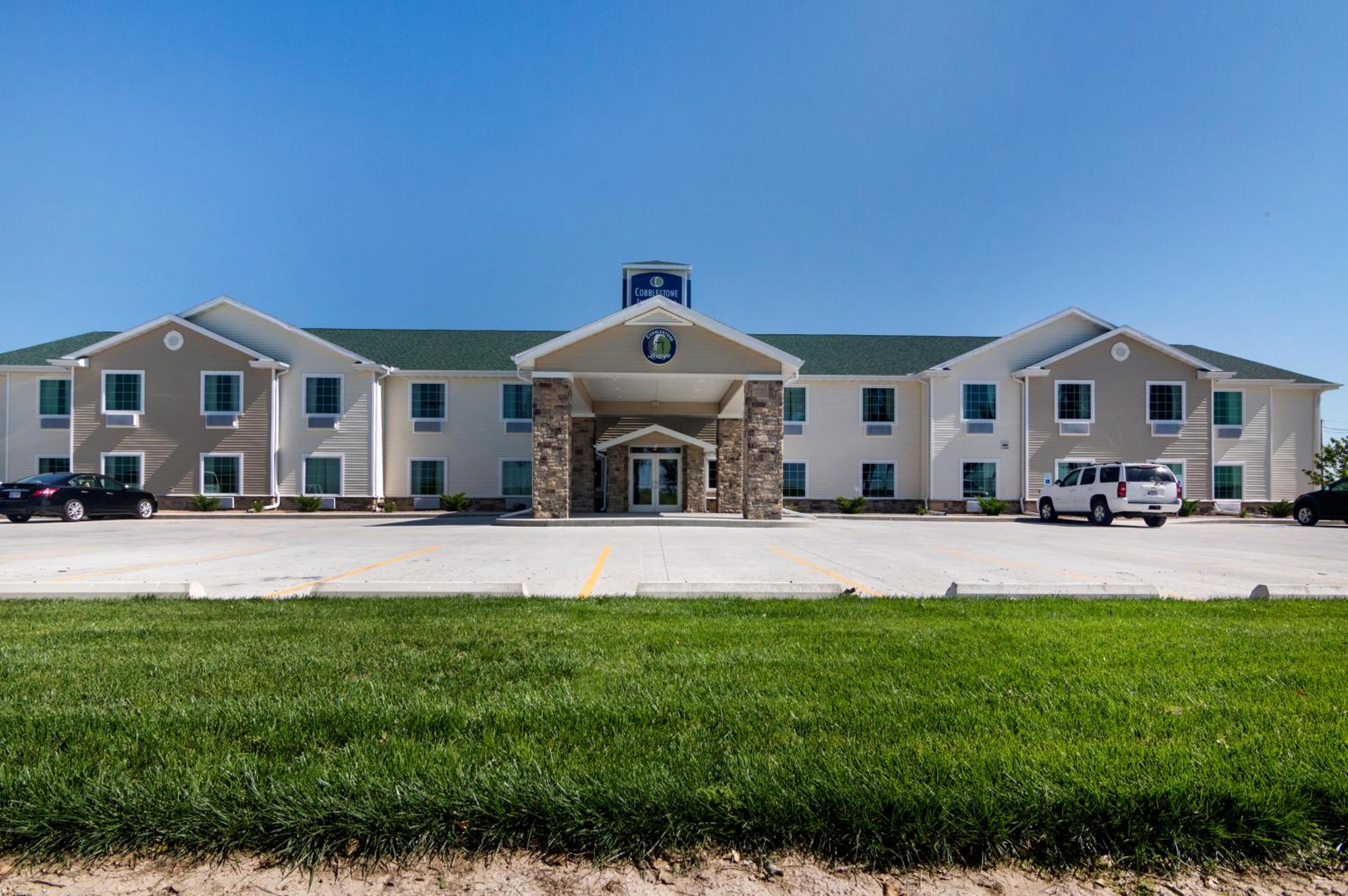 Cobblestone Inn  Suites - Lakin - Property Image 1