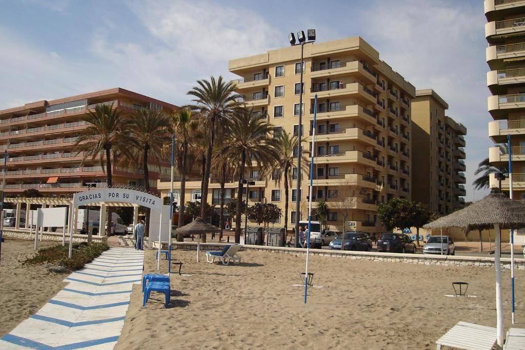 Beachfront apartment in Fuengirola NEW view 4
