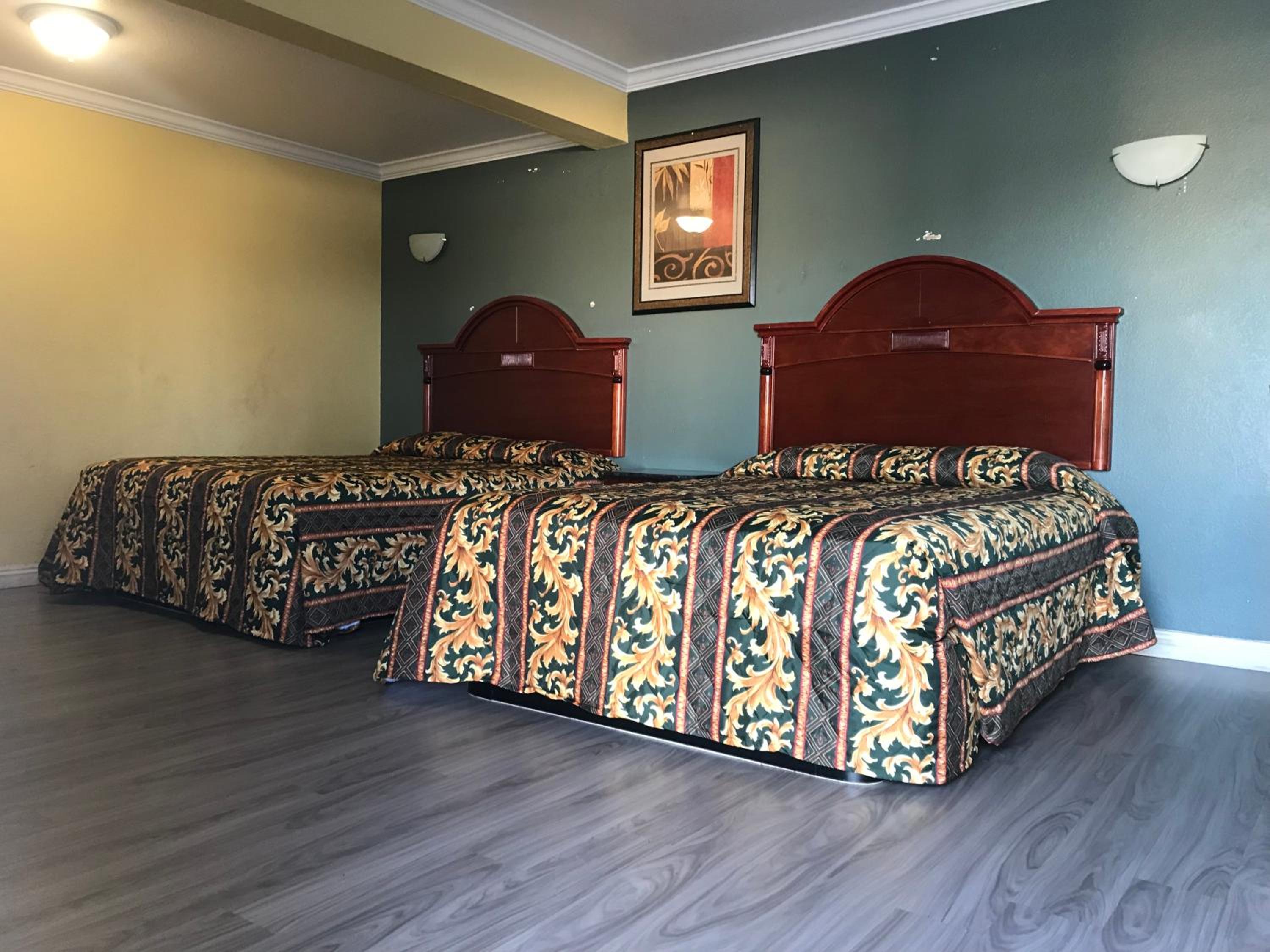 Colony Inn Motel view 4