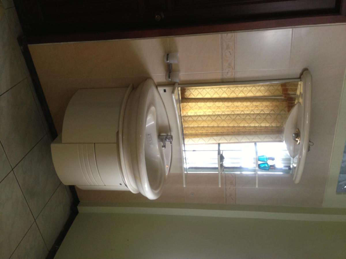 Cempaka Mas Hotel, Jombang - 10