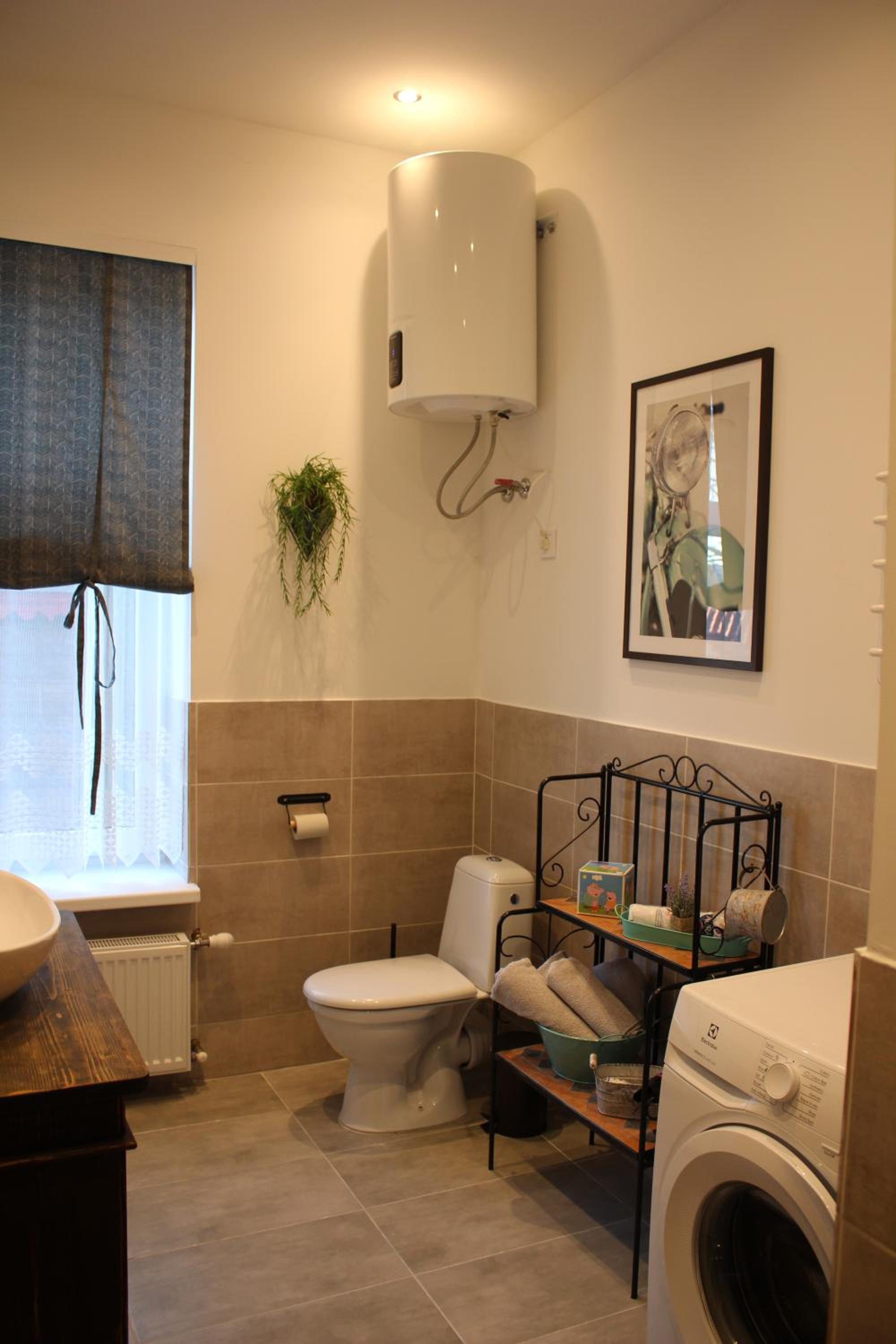 Simple & Elegant Apartment view 5