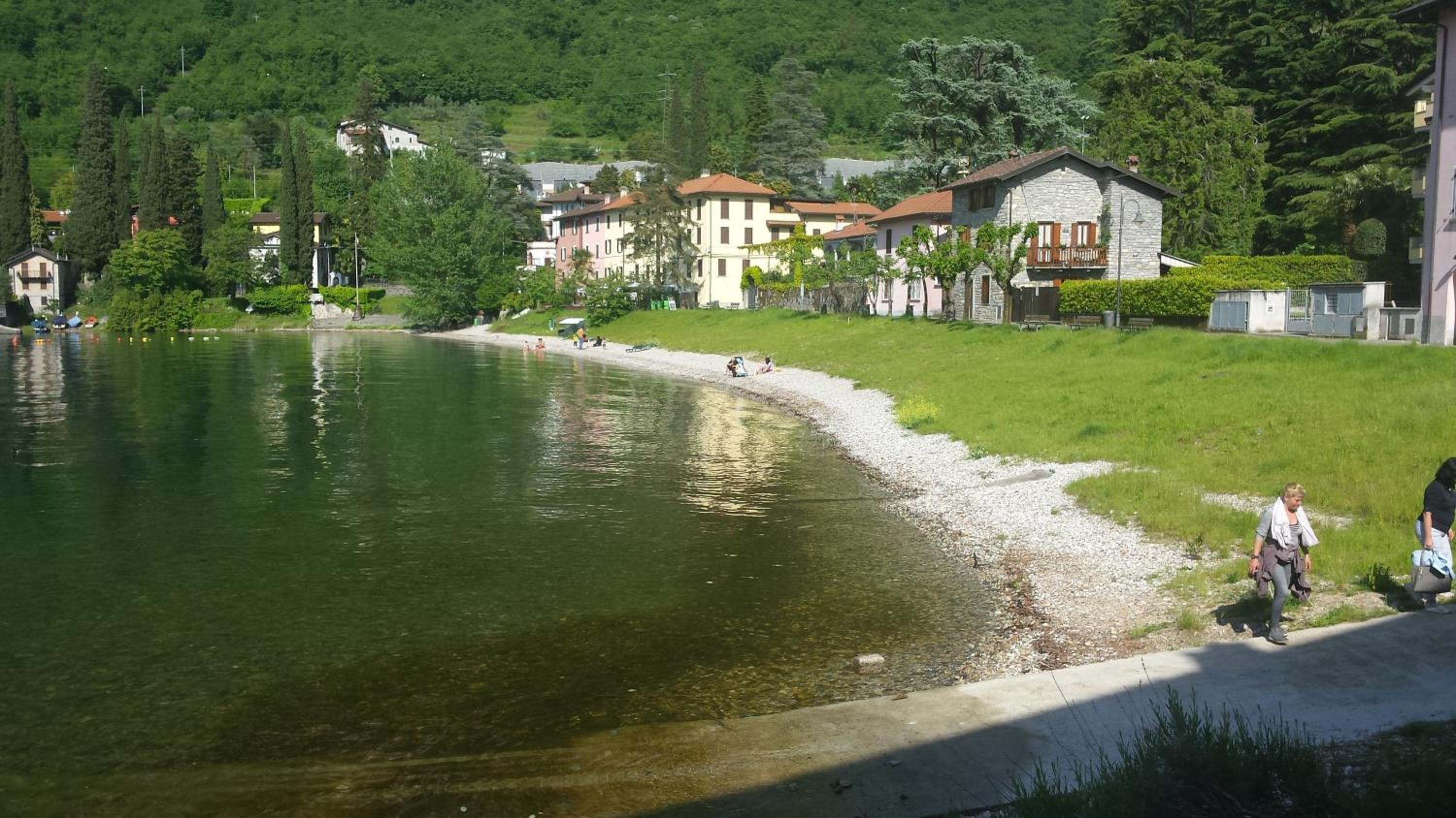 Girasole - Beachfront Apartment with Private Garden & Direct Beach Access